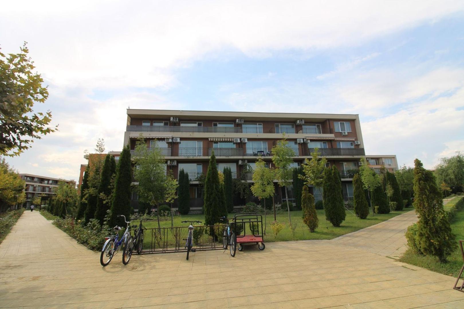Holiday-Orchid Menada Apartments view 3