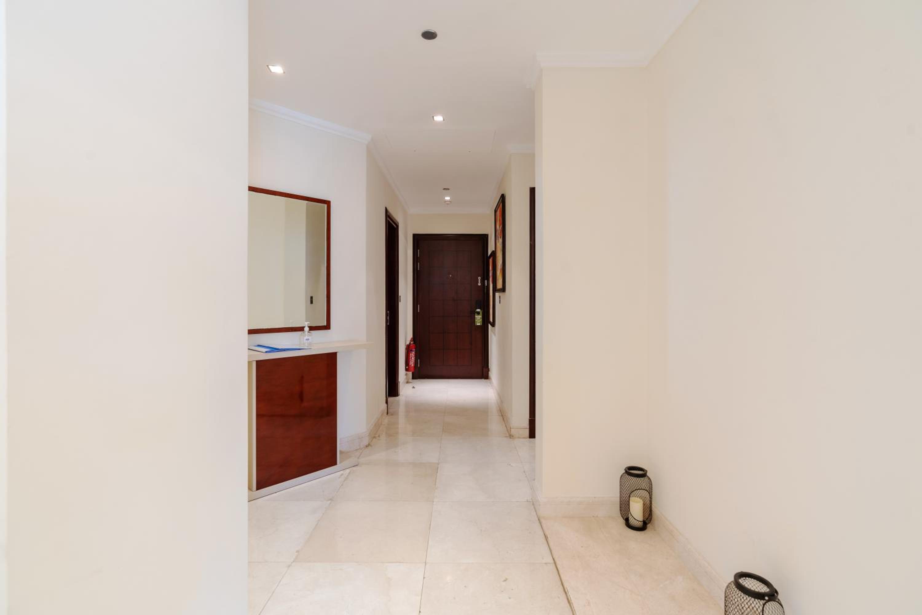 Royal Club By RVHR, Grandeur Residence Crescent Palm Jumeirah