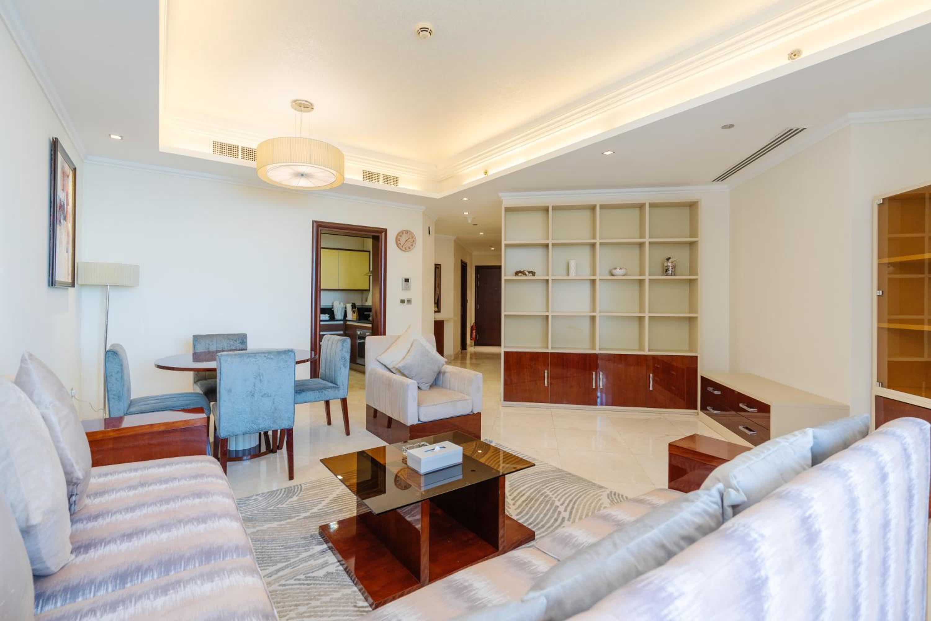 Royal Club By RVHR, Grandeur Residence Crescent Palm Jumeirah
