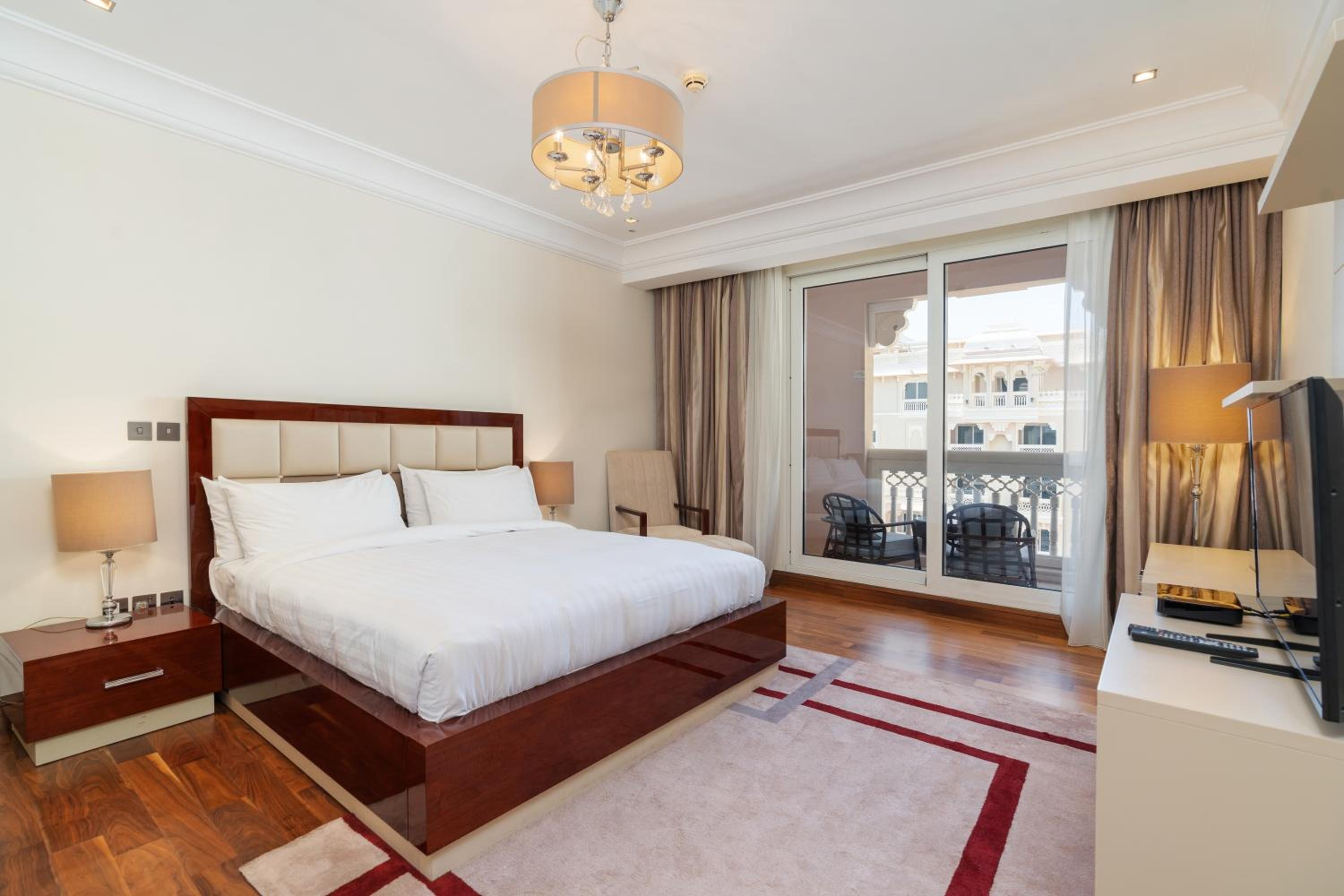 Royal Club By RVHR, Grandeur Residence Crescent Palm Jumeirah