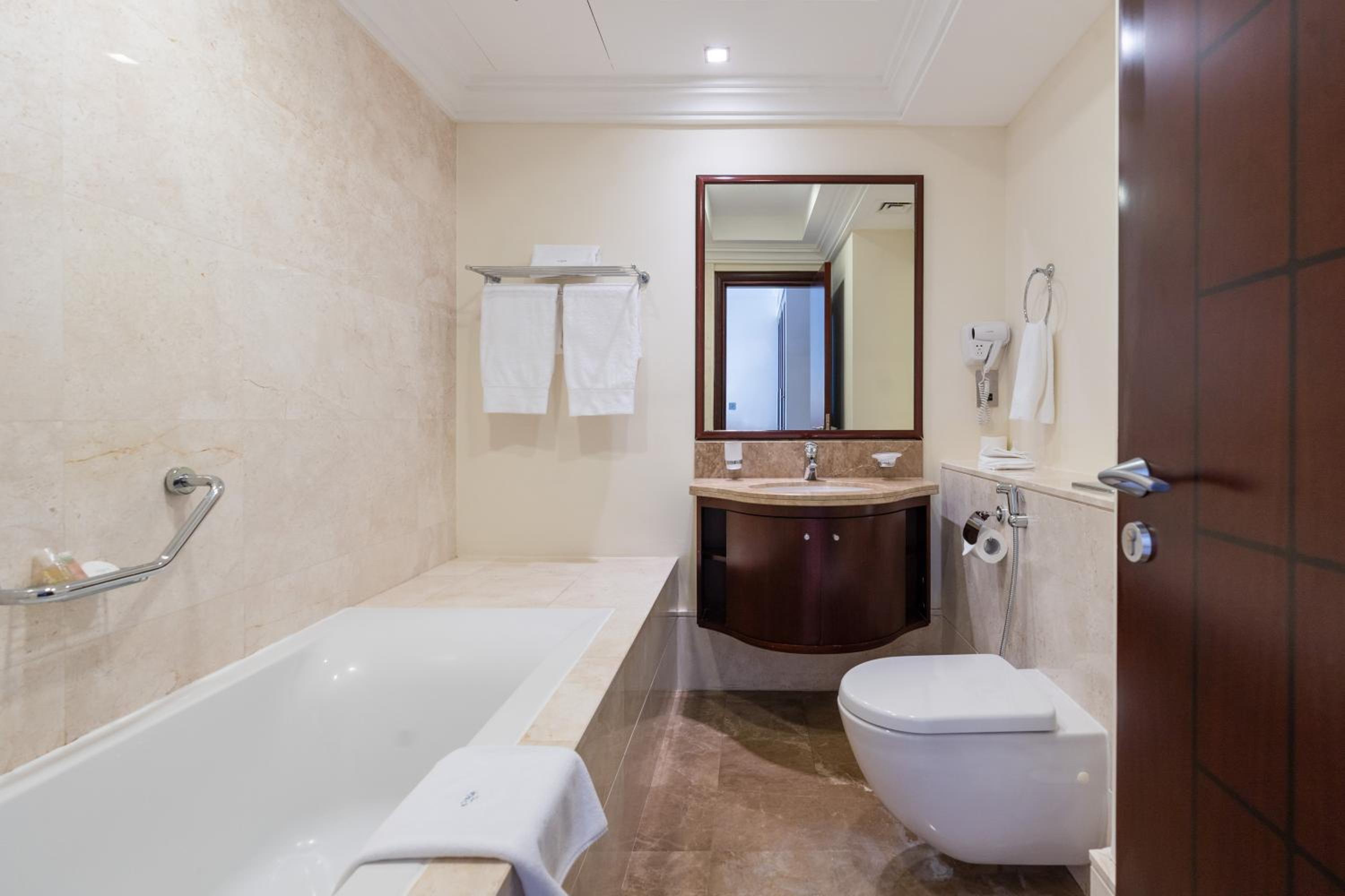Royal Club By RVHR, Grandeur Residence Crescent Palm Jumeirah