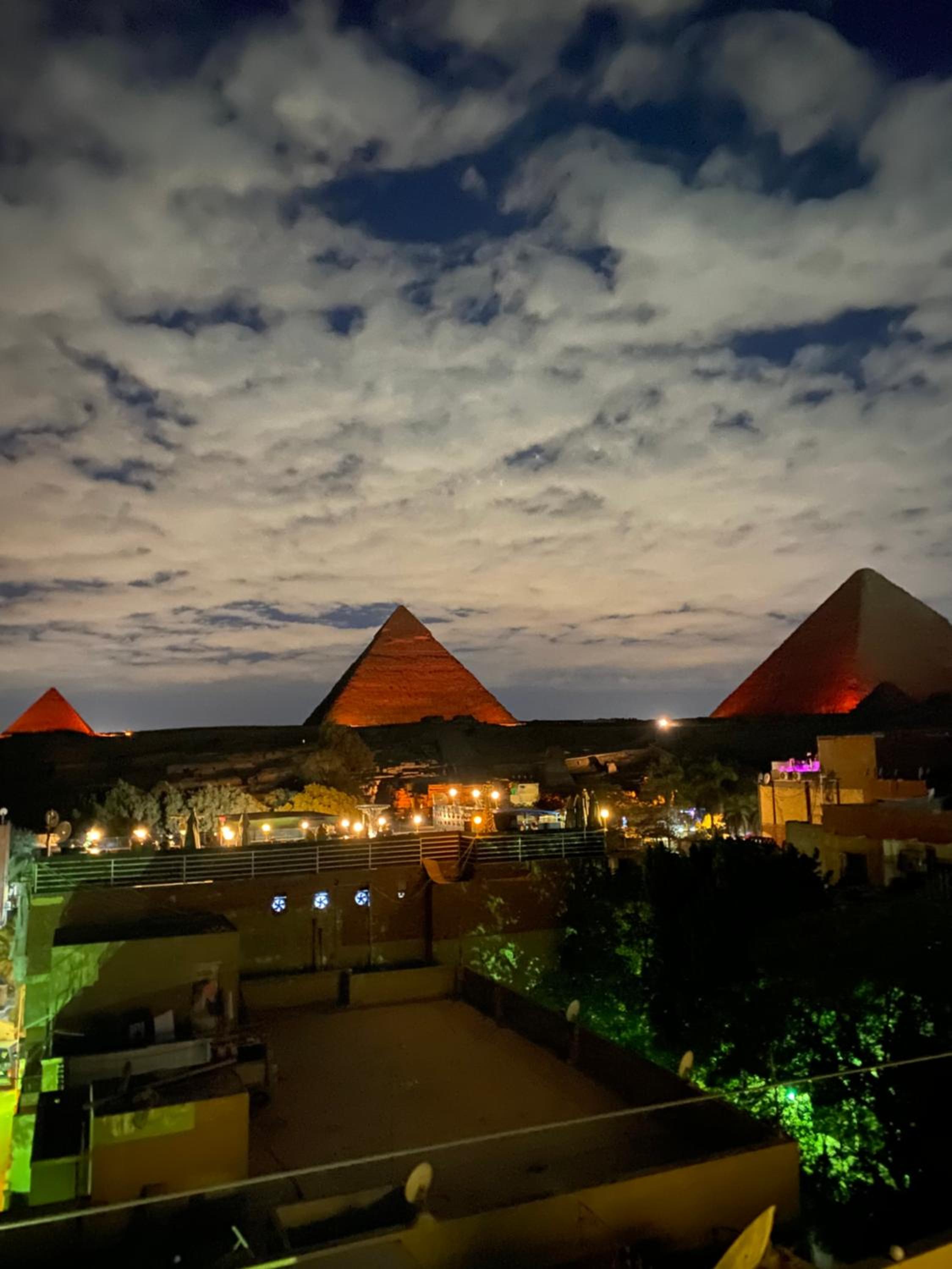 Life Pyramids Inn