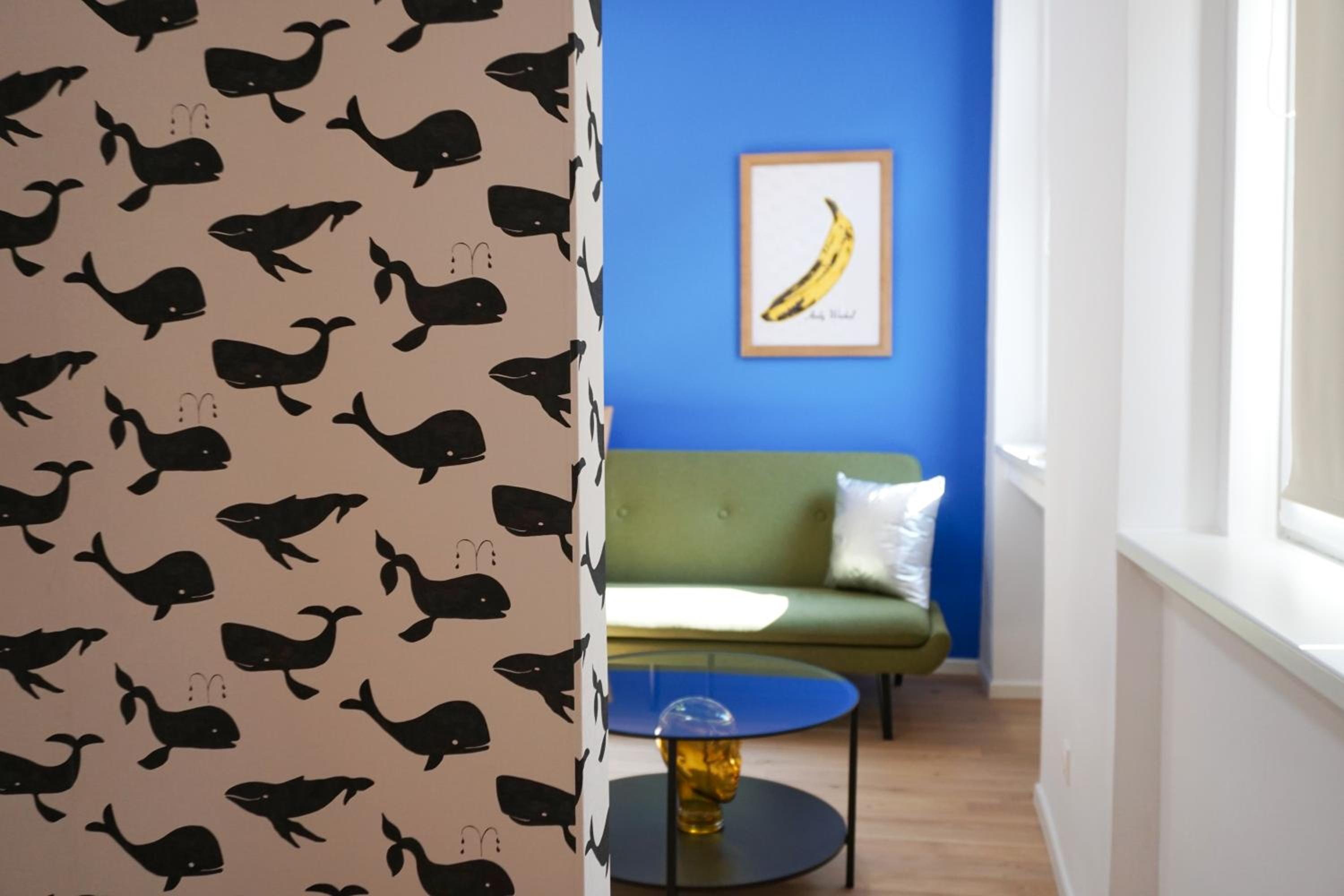 Vibrant Design Apartments - Full Kitchen - Wi-Fi - 18 Mins to City Centre