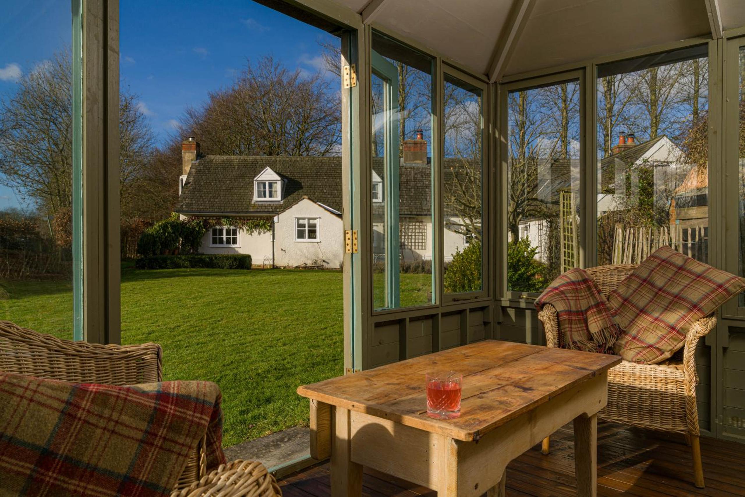 Finest Retreats - The West Wing at Gypsy Hall view 3