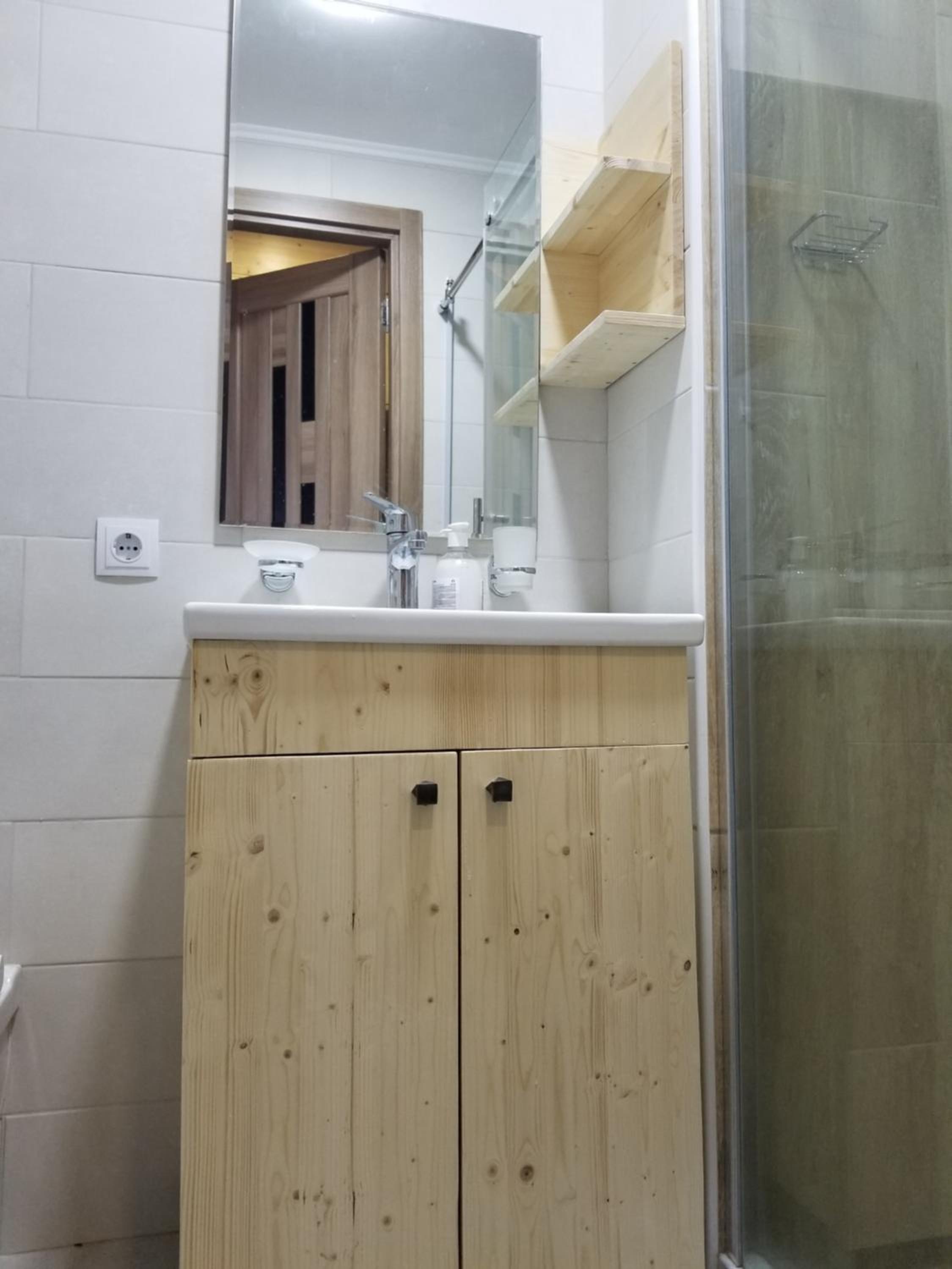 WOODEN HOUSE Twins New Gudauri