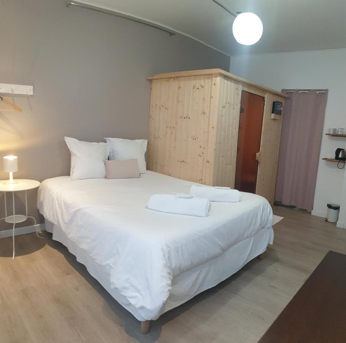 Chambres privées hyper-centre Epernay lit 160x200cm photo 2