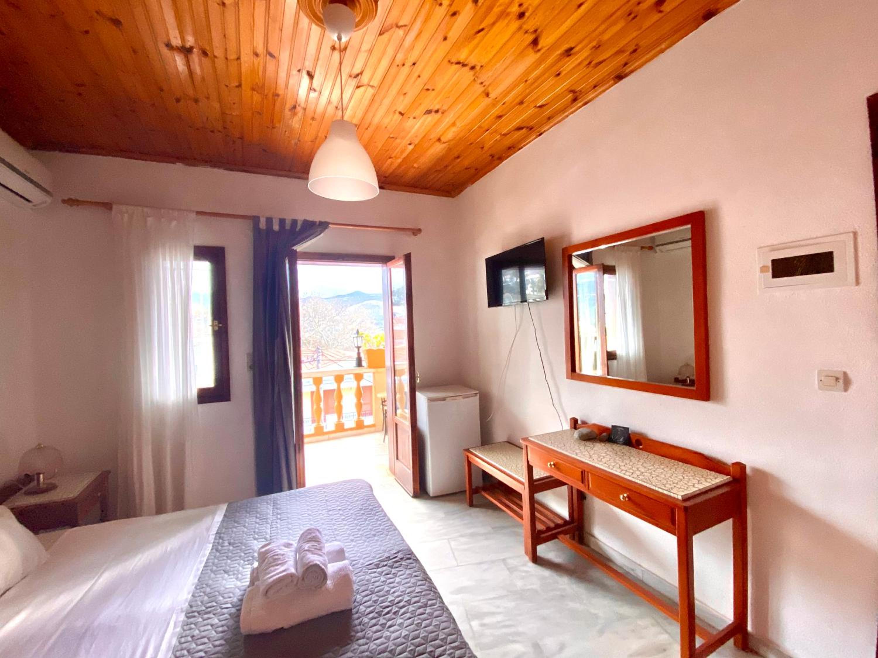 Costas Inn