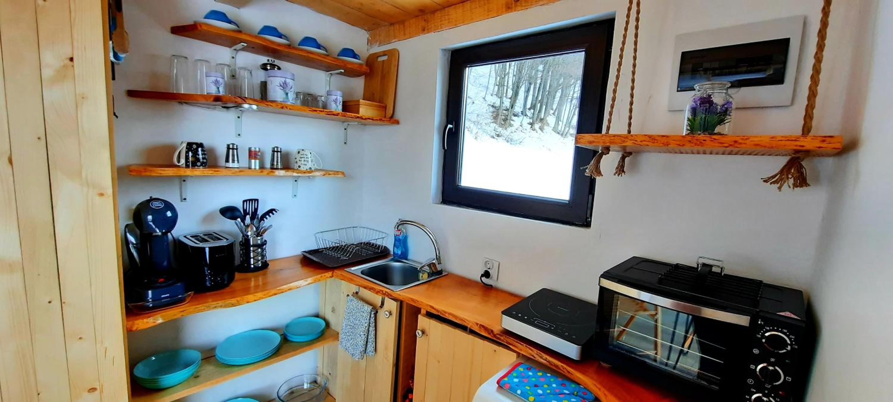Tiny House Retreat Bran view 4