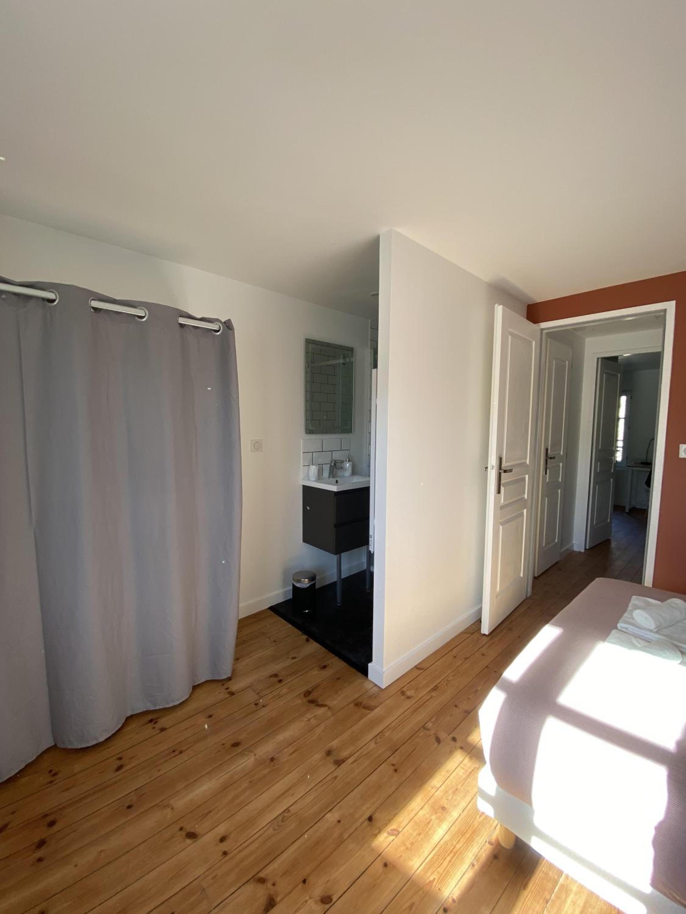 Agreable et vaste maison Angouleme centre ville view 5