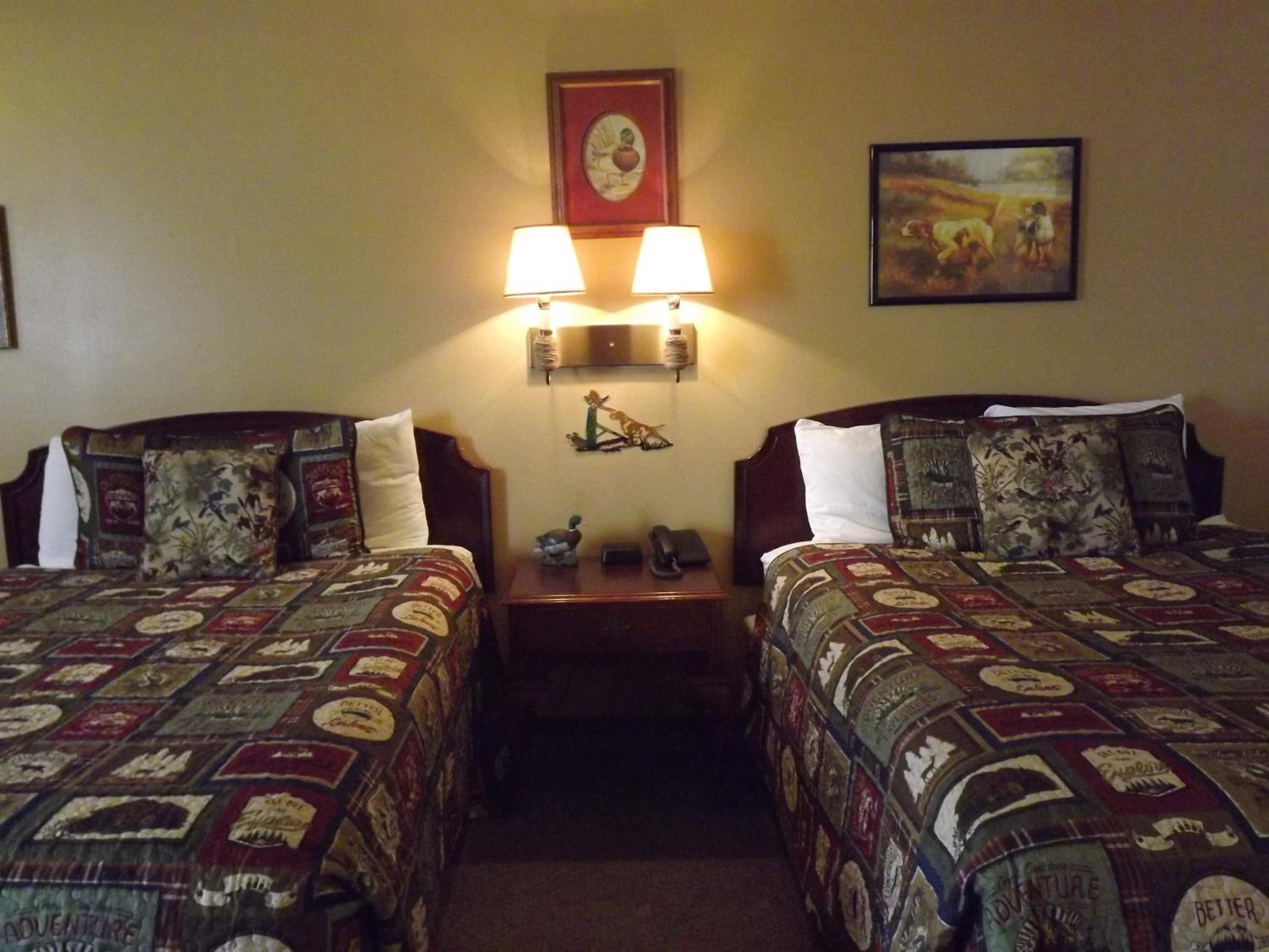 Crest Country Inn