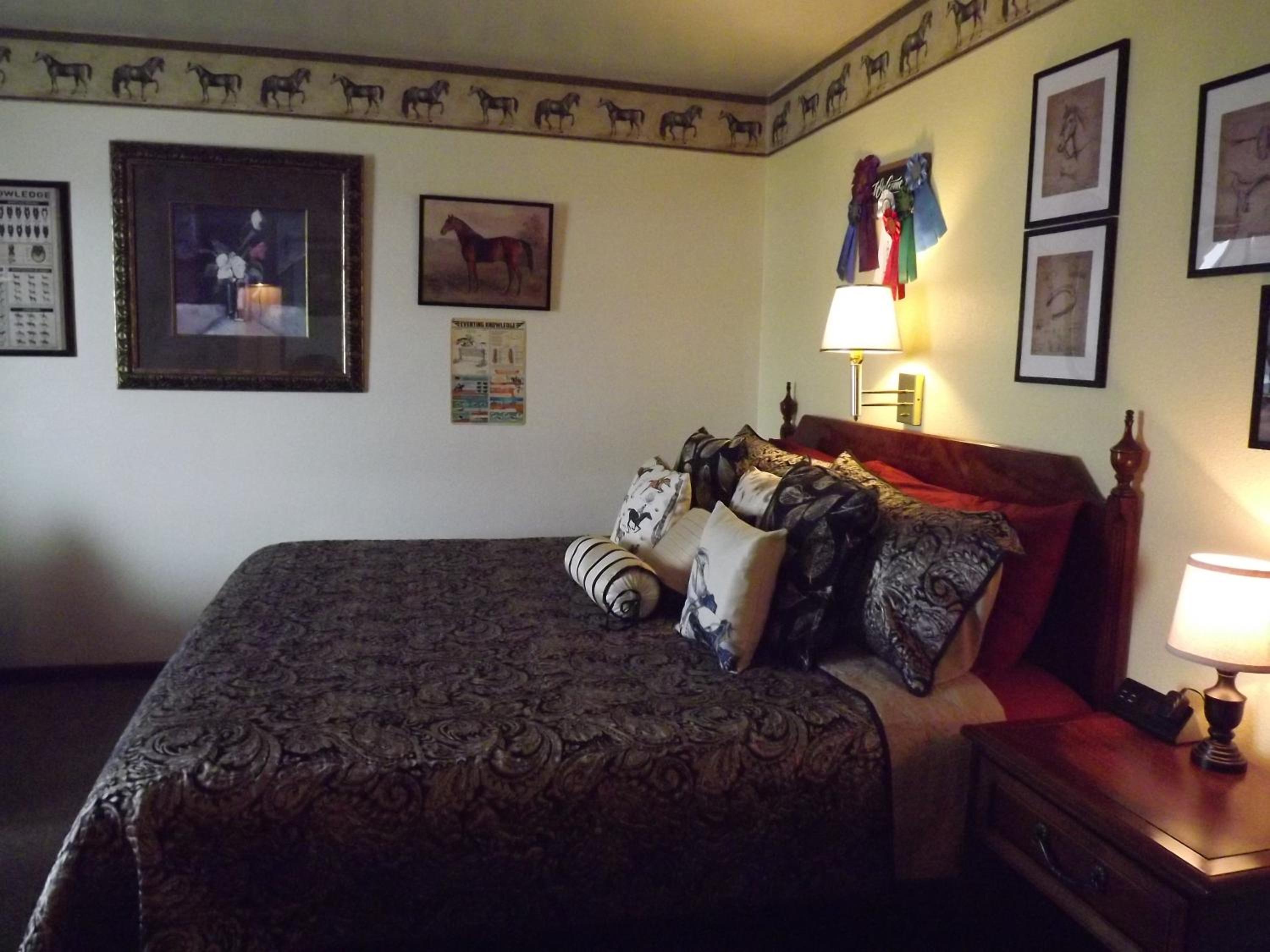 Crest Country Inn