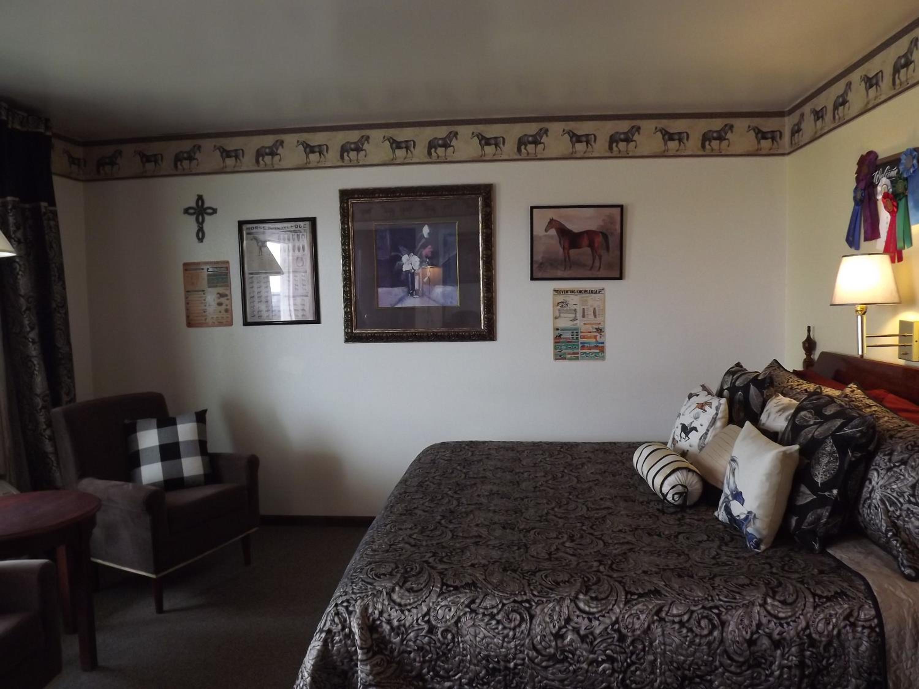 Crest Country Inn