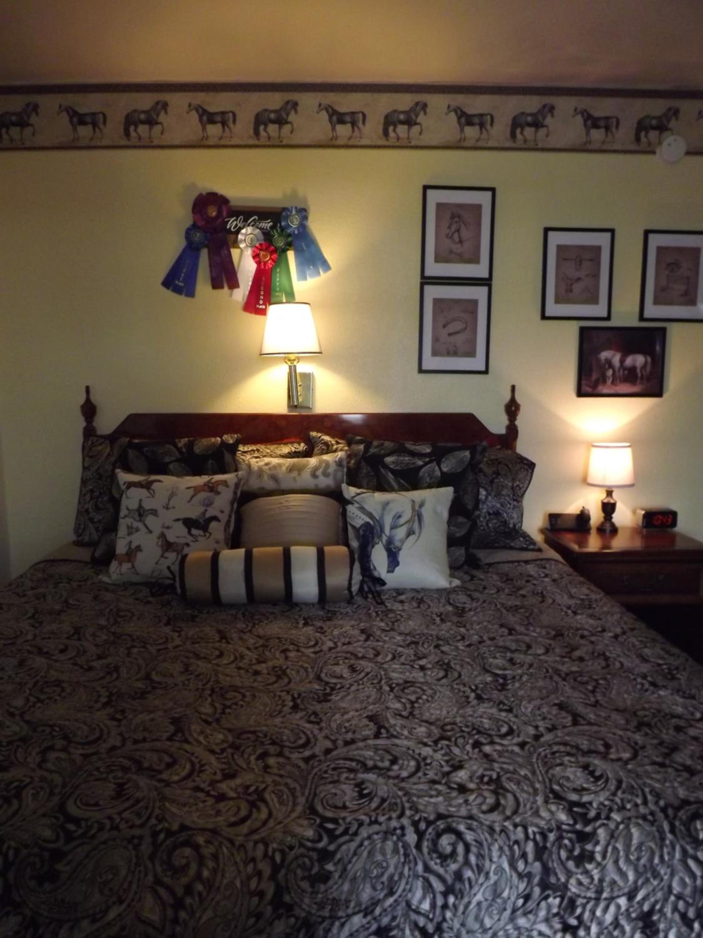 Crest Country Inn