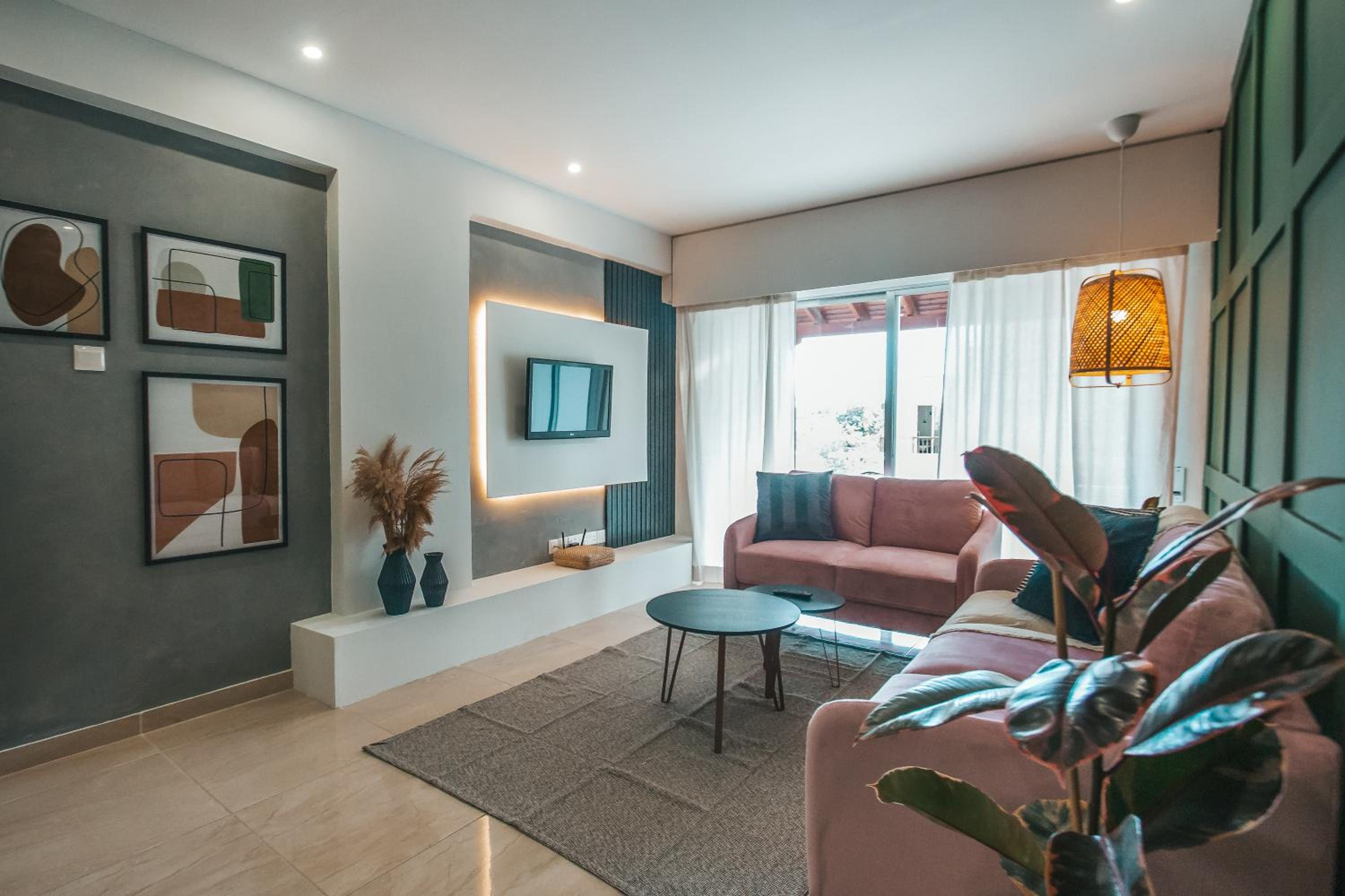Designer 2-Bedroom Apartment 150m from Mackenzie Beach view 5