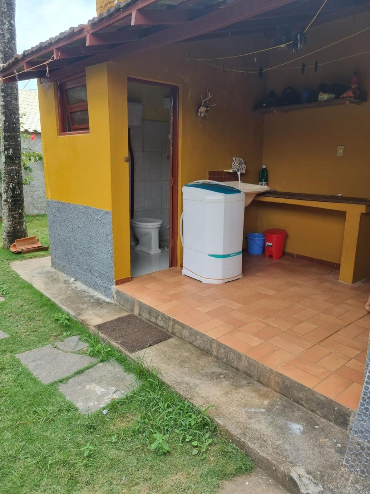CASA RÚSTICA AMARELA 1 E 2 Meaípe