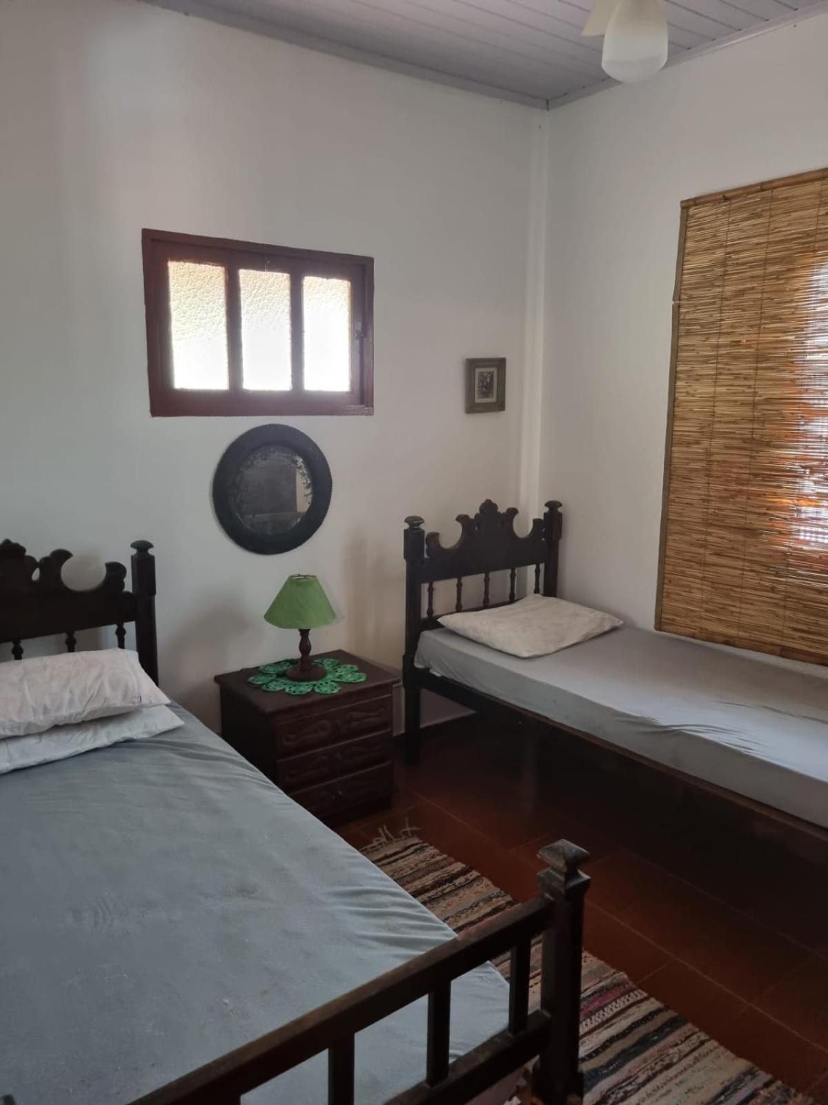 CASA RÚSTICA AMARELA 1 E 2 Meaípe