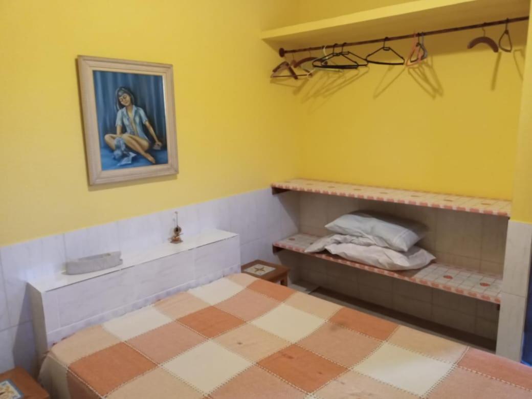 CASA RÚSTICA AMARELA 1 E 2 Meaípe