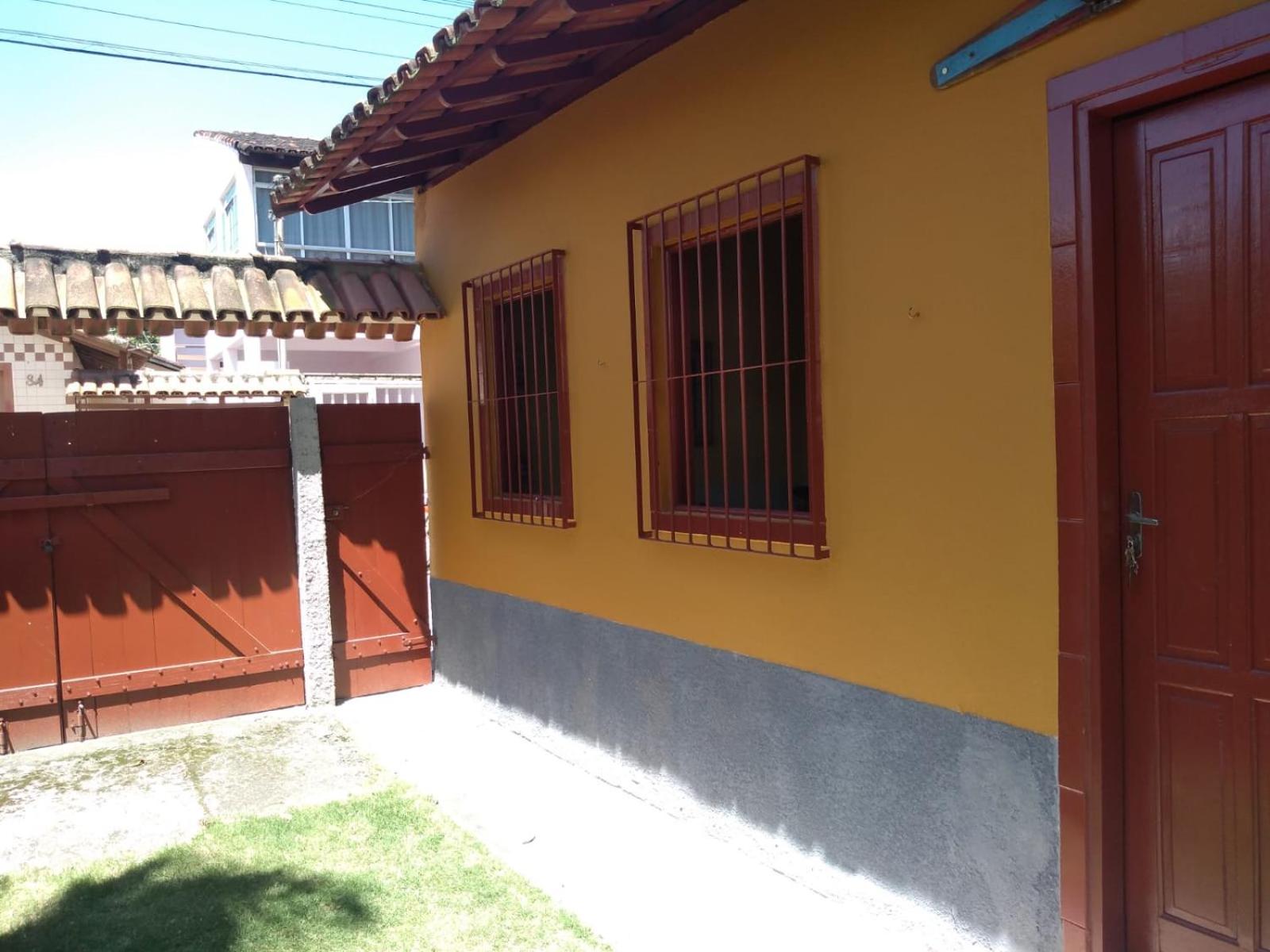 CASA RÚSTICA AMARELA 1 E 2 Meaípe