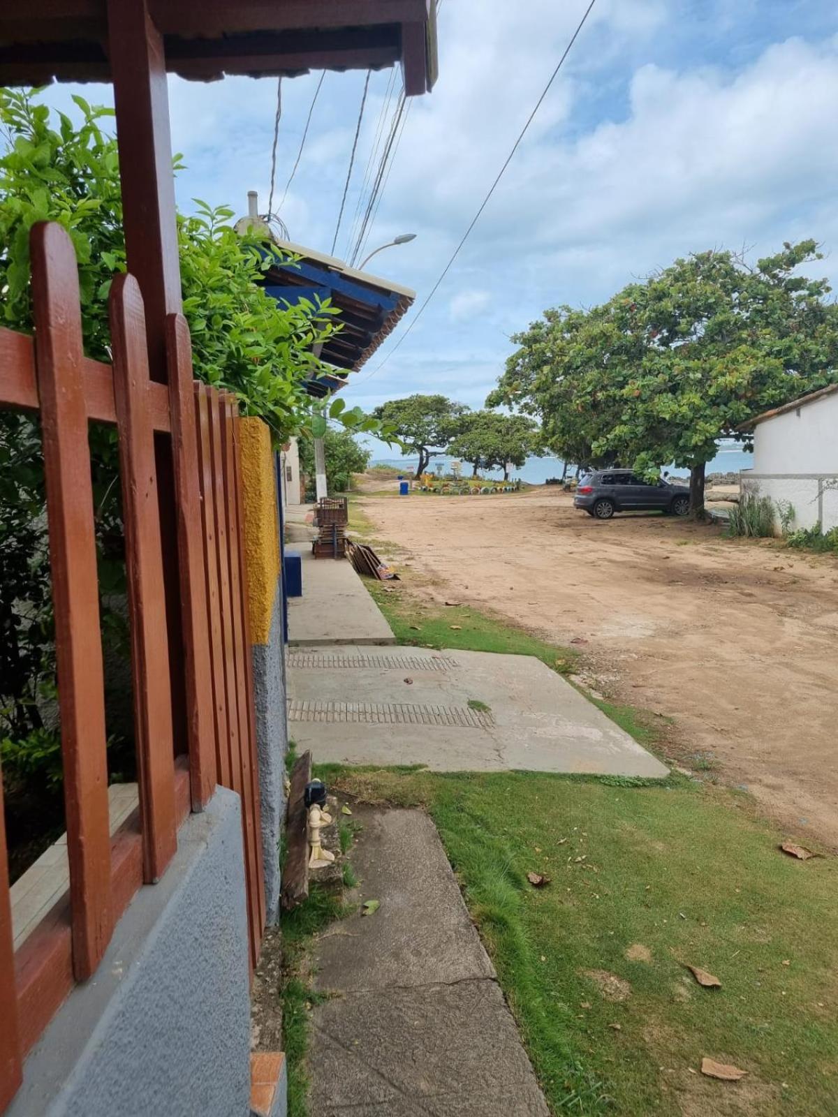 CASA RÚSTICA AMARELA 1 E 2 Meaípe