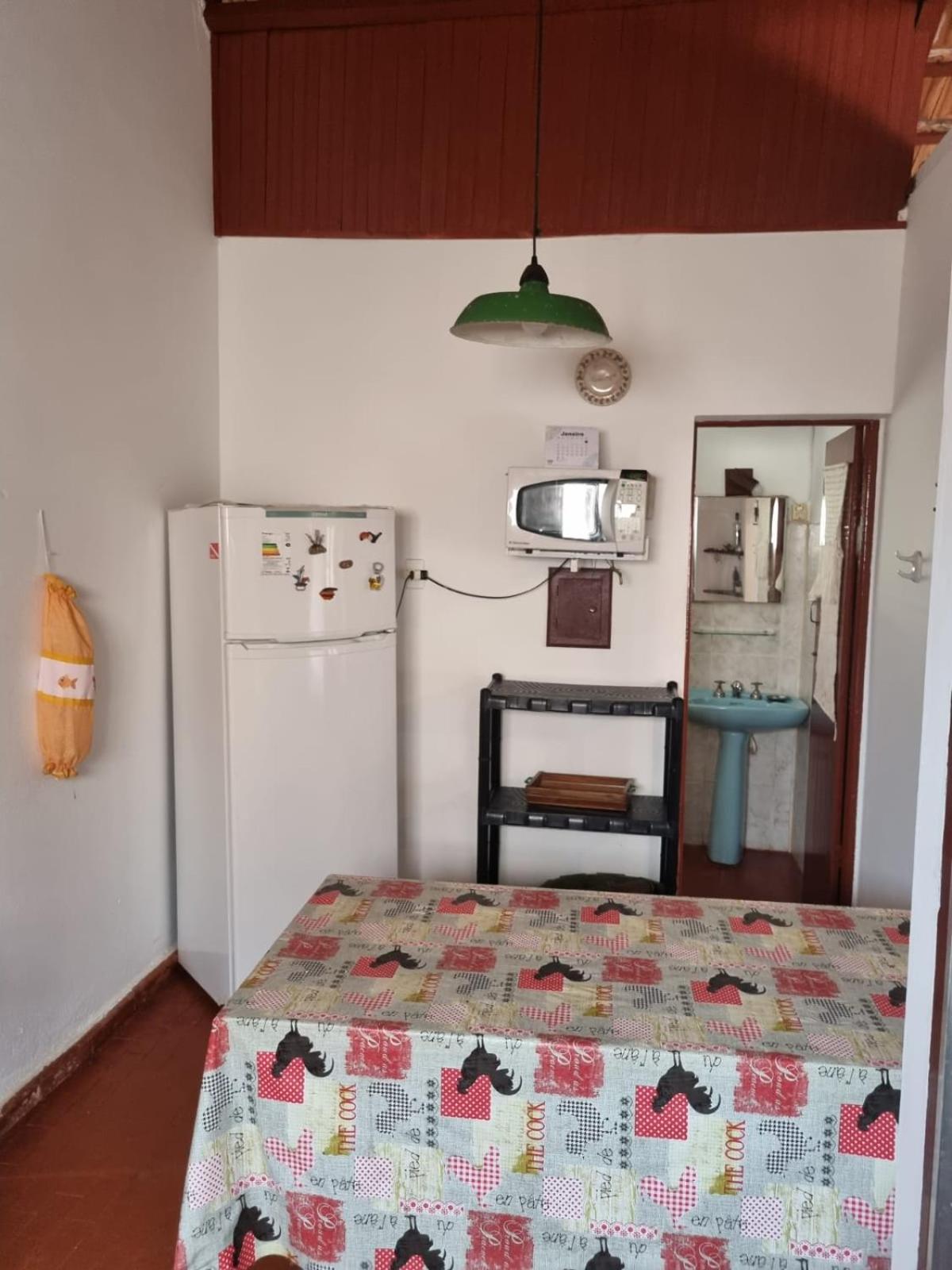 CASA RÚSTICA AMARELA 1 E 2 Meaípe
