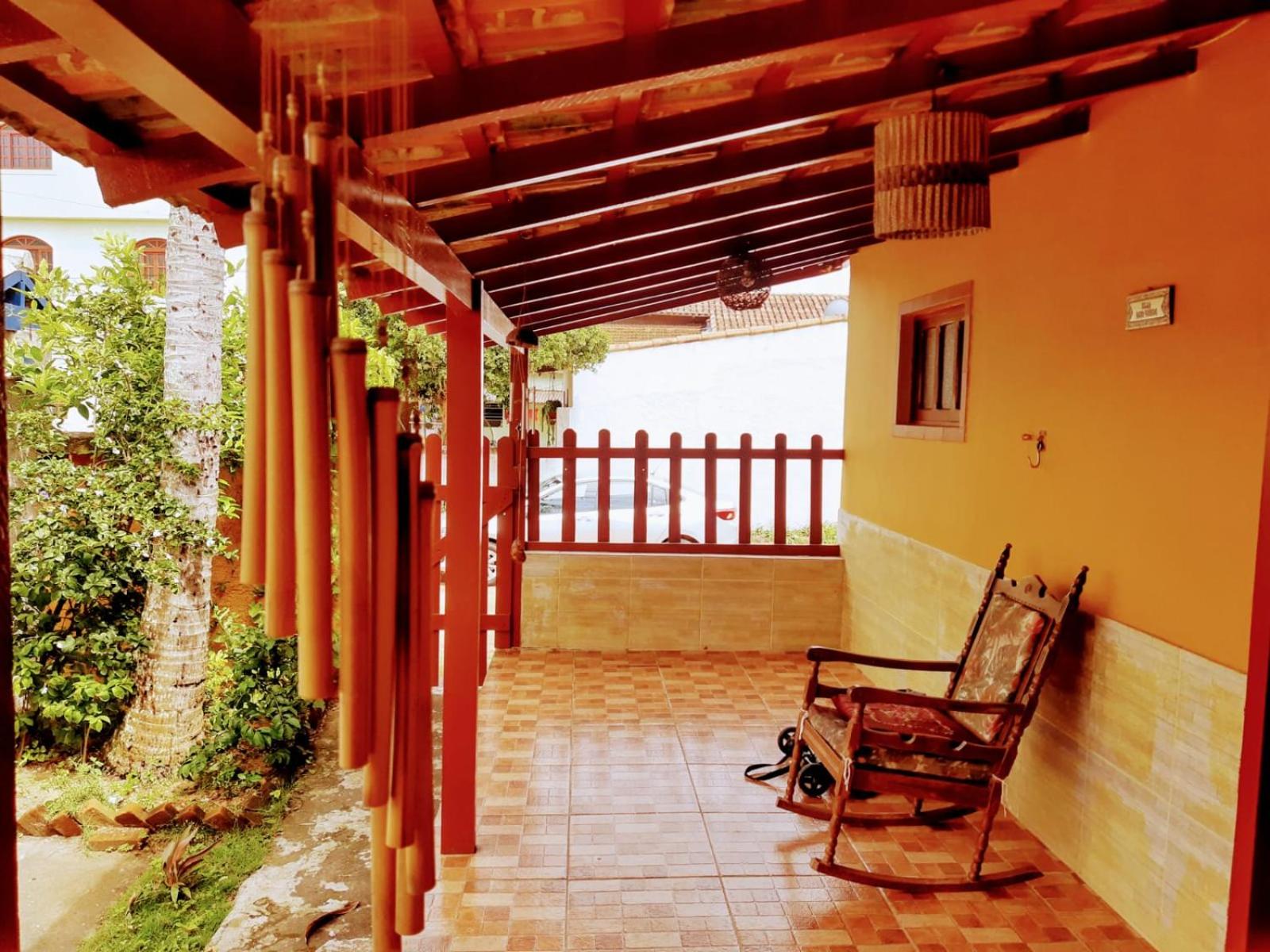 CASA RÚSTICA AMARELA 1 E 2 Meaípe