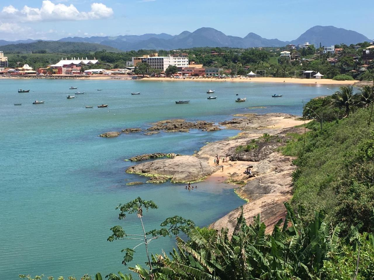 CASA RÚSTICA AMARELA 1 E 2 Meaípe