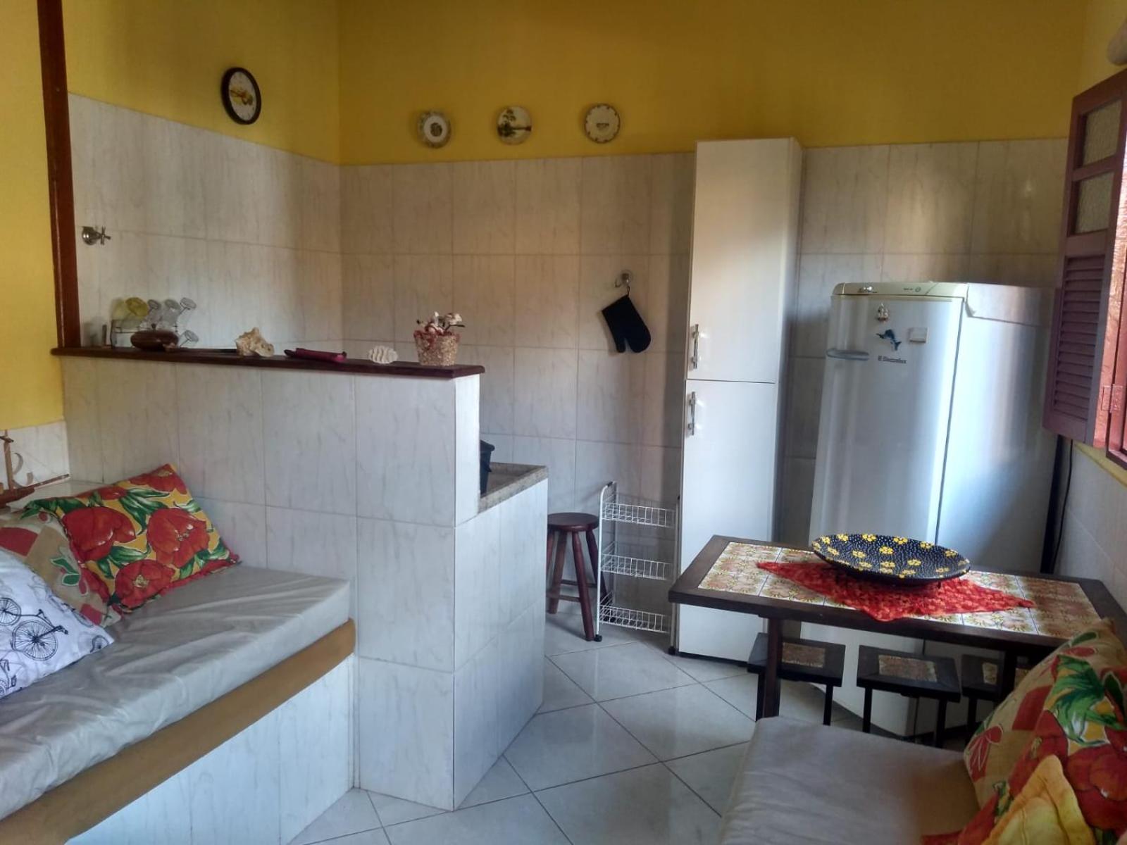 CASA RÚSTICA AMARELA 1 E 2 Meaípe