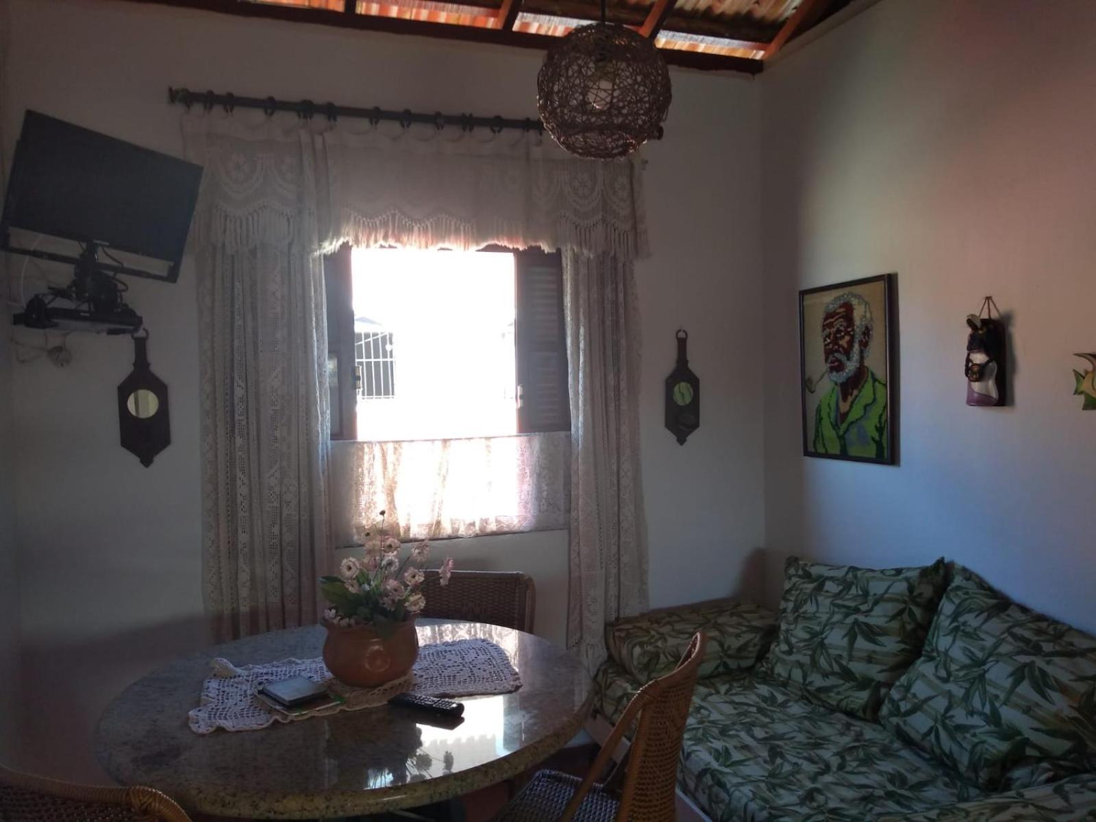 CASA RÚSTICA AMARELA 1 E 2 Meaípe