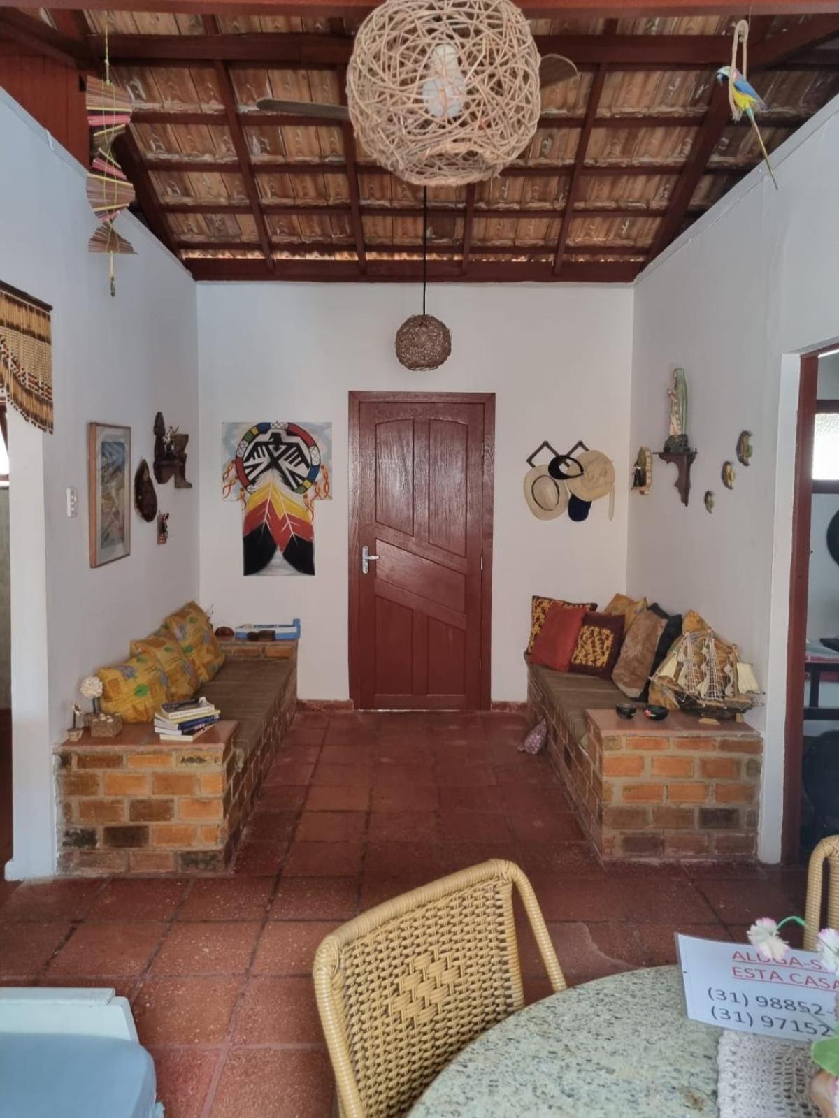 CASA RÚSTICA AMARELA 1 E 2 Meaípe