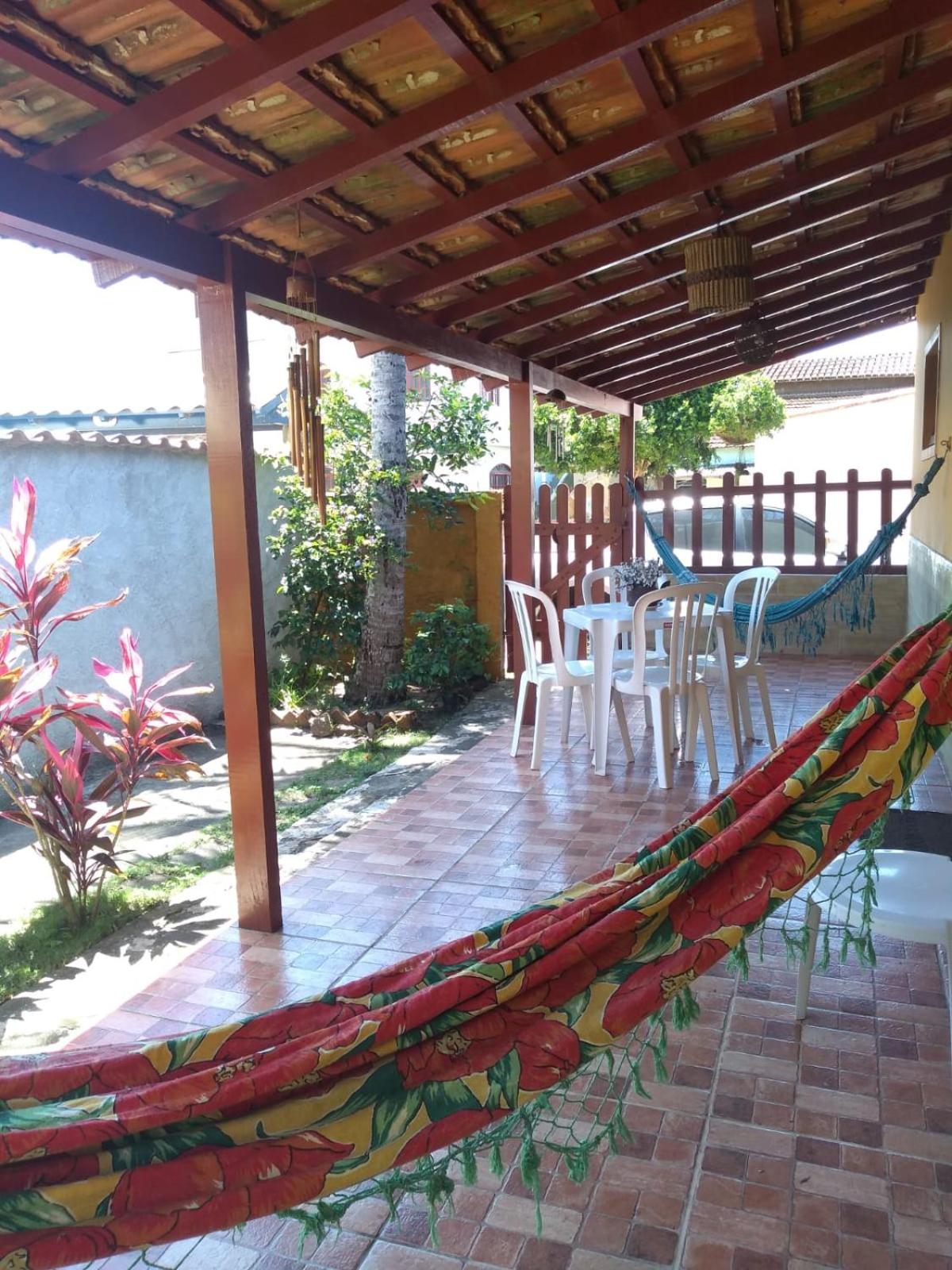 CASA RÚSTICA AMARELA 1 E 2 Meaípe