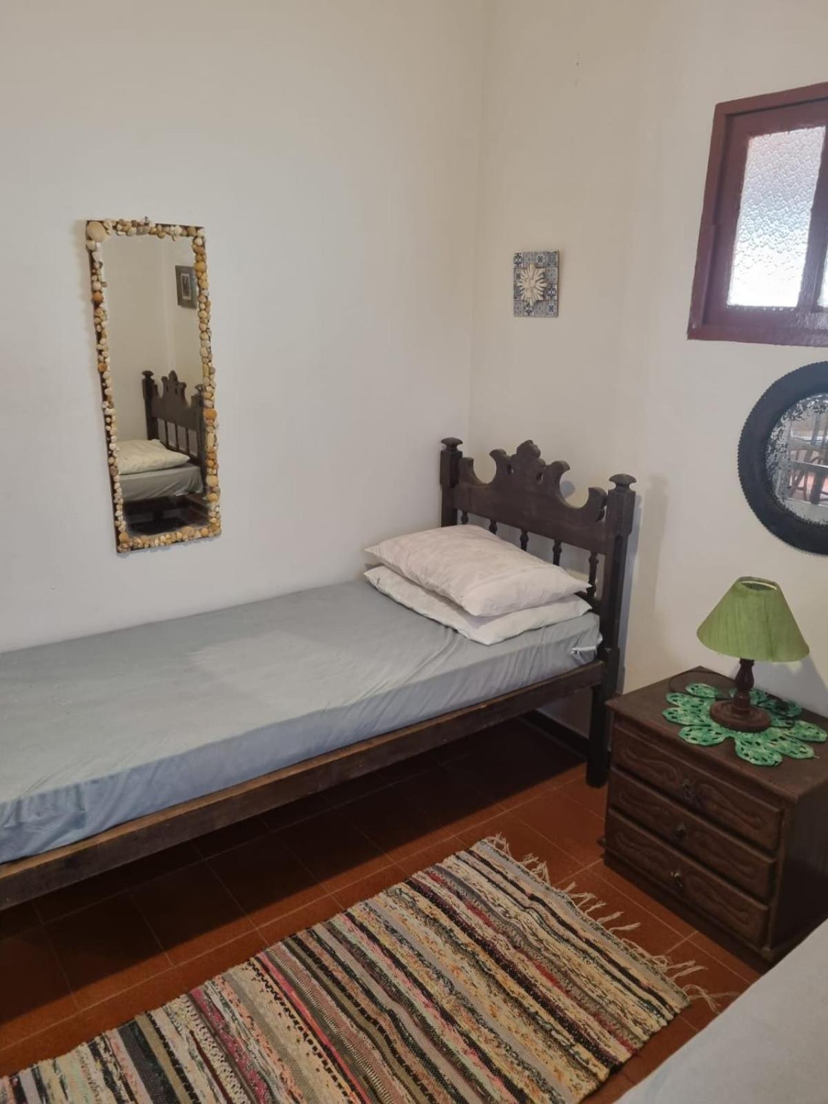 CASA RÚSTICA AMARELA 1 E 2 Meaípe