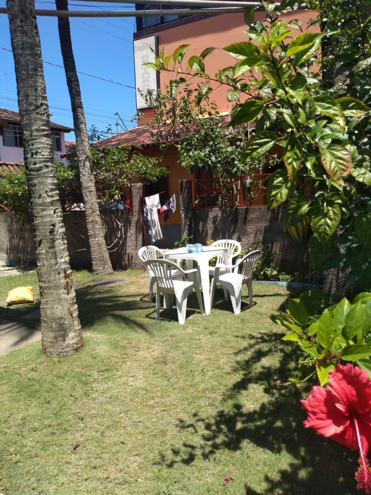 CASA RÚSTICA AMARELA 1 E 2 Meaípe