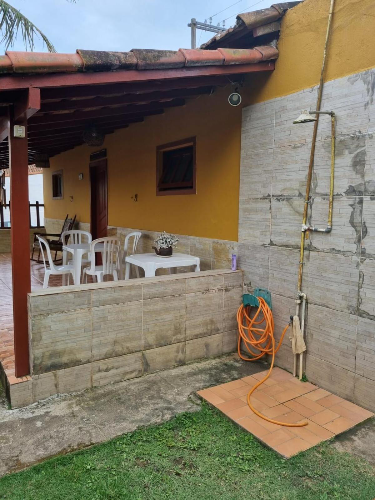 CASA RÚSTICA AMARELA 1 E 2 Meaípe