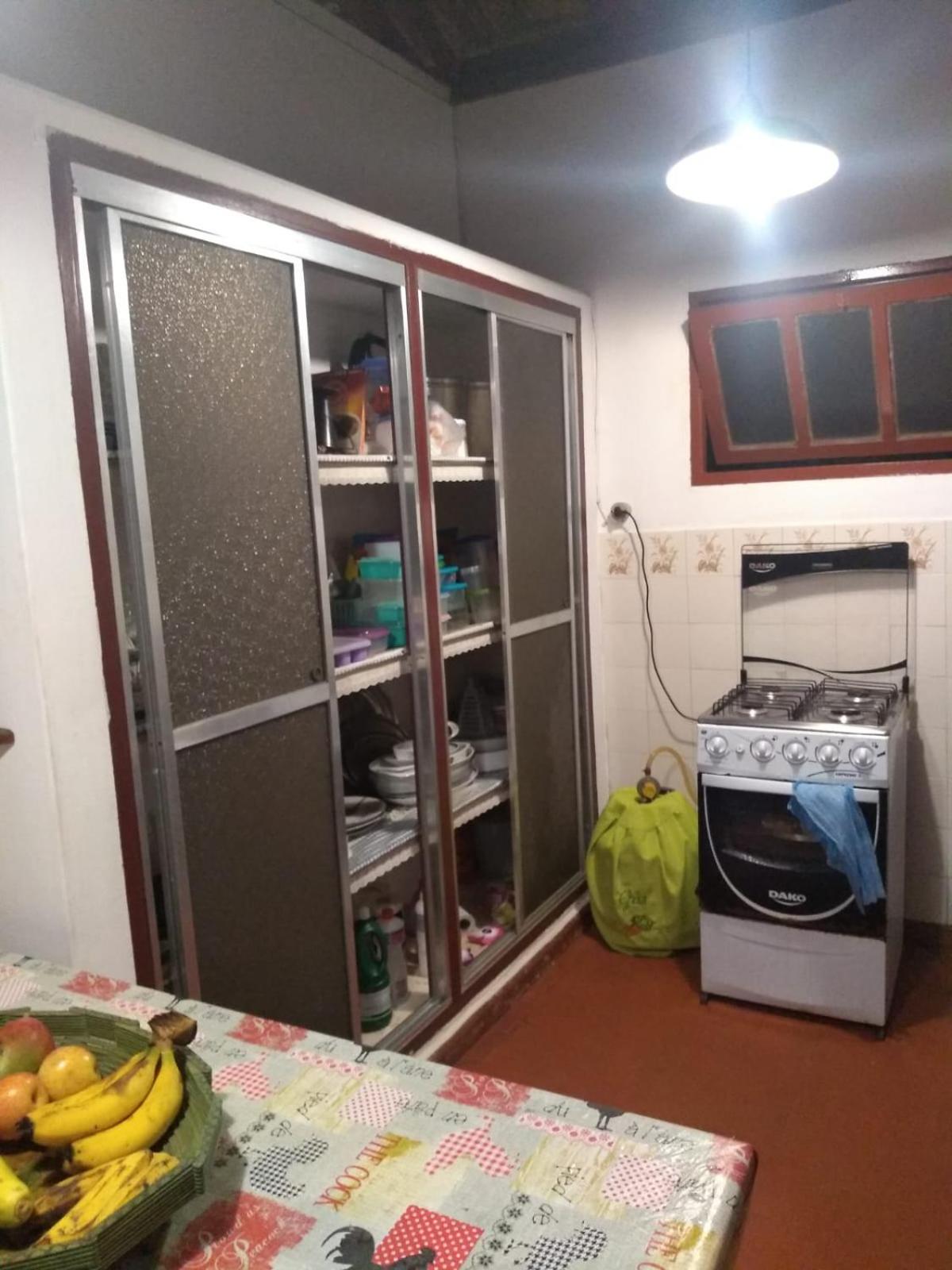 CASA RÚSTICA AMARELA 1 E 2 Meaípe