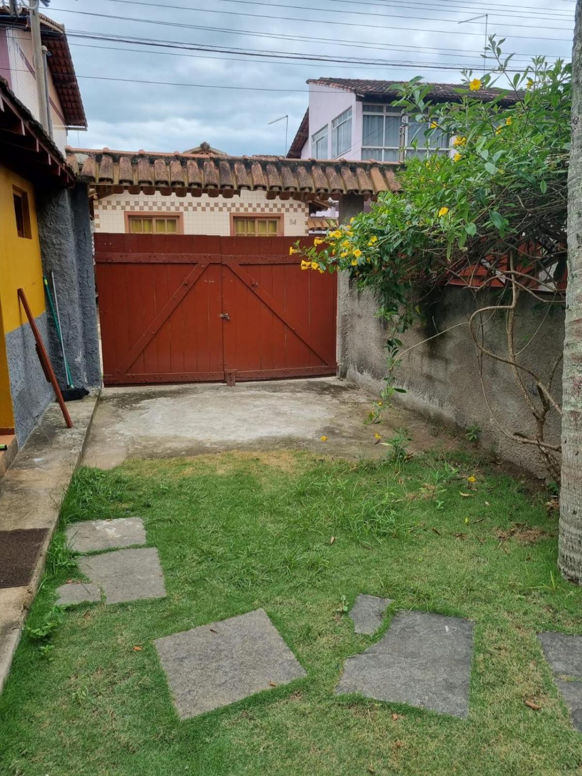 CASA RÚSTICA AMARELA 1 E 2 Meaípe