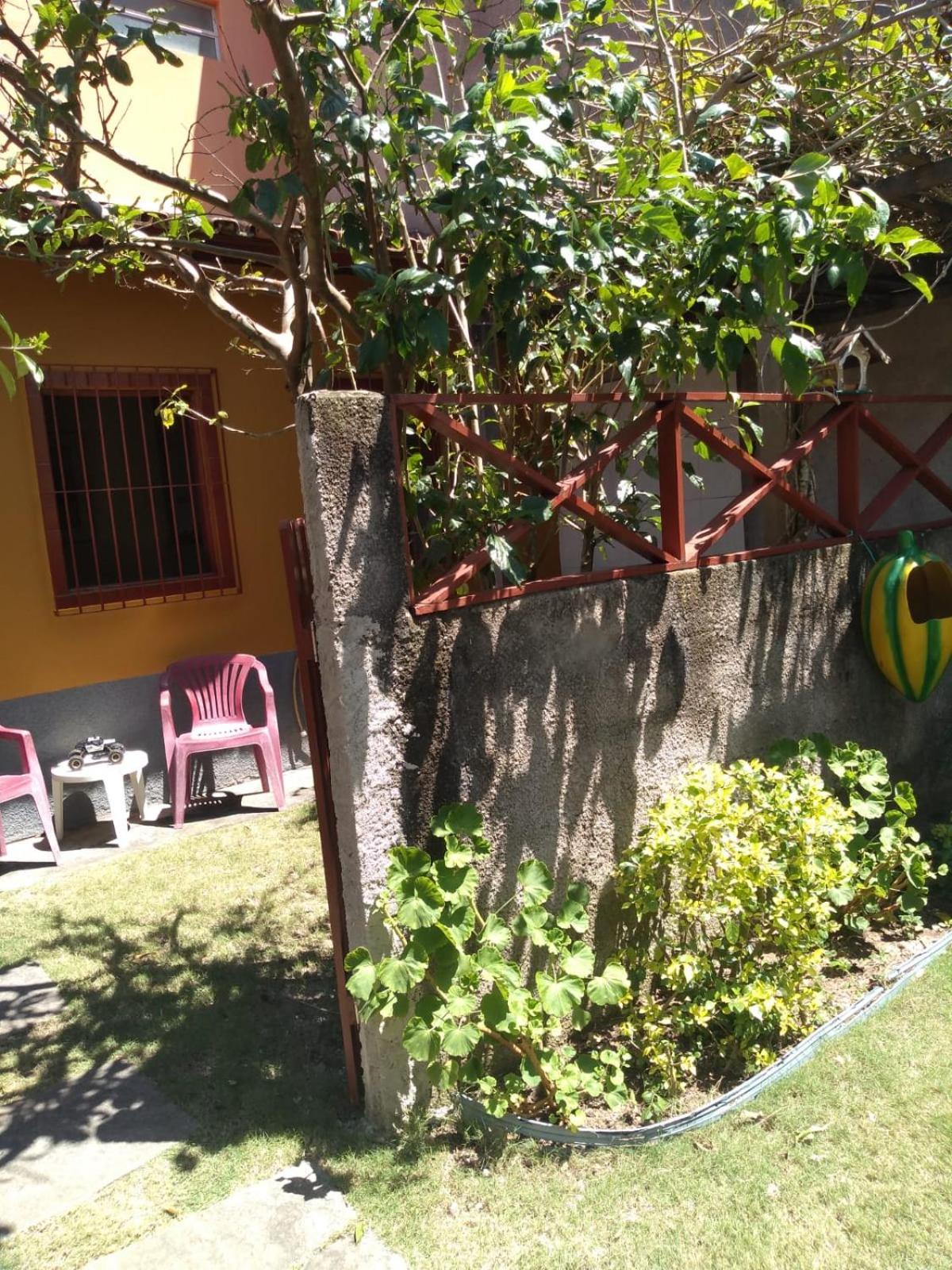 CASA RÚSTICA AMARELA 1 E 2 Meaípe