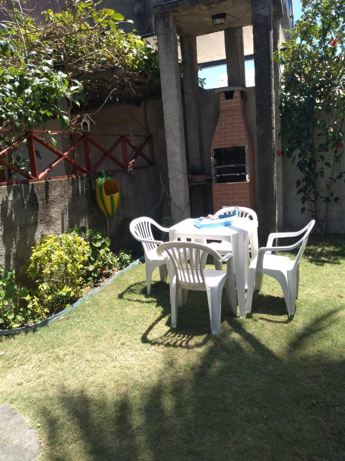 CASA RÚSTICA AMARELA 1 E 2 Meaípe