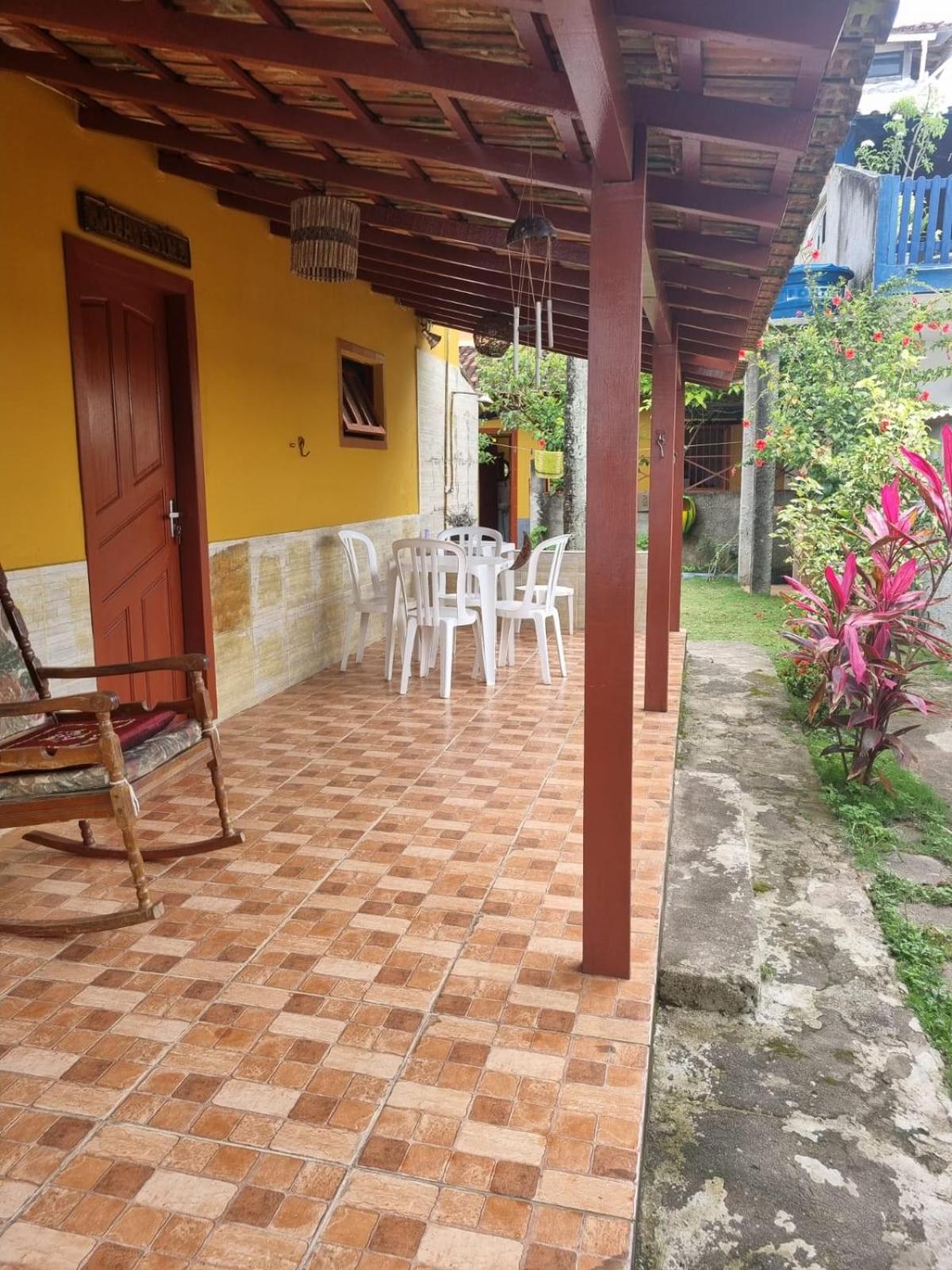 CASA RÚSTICA AMARELA 1 E 2 Meaípe
