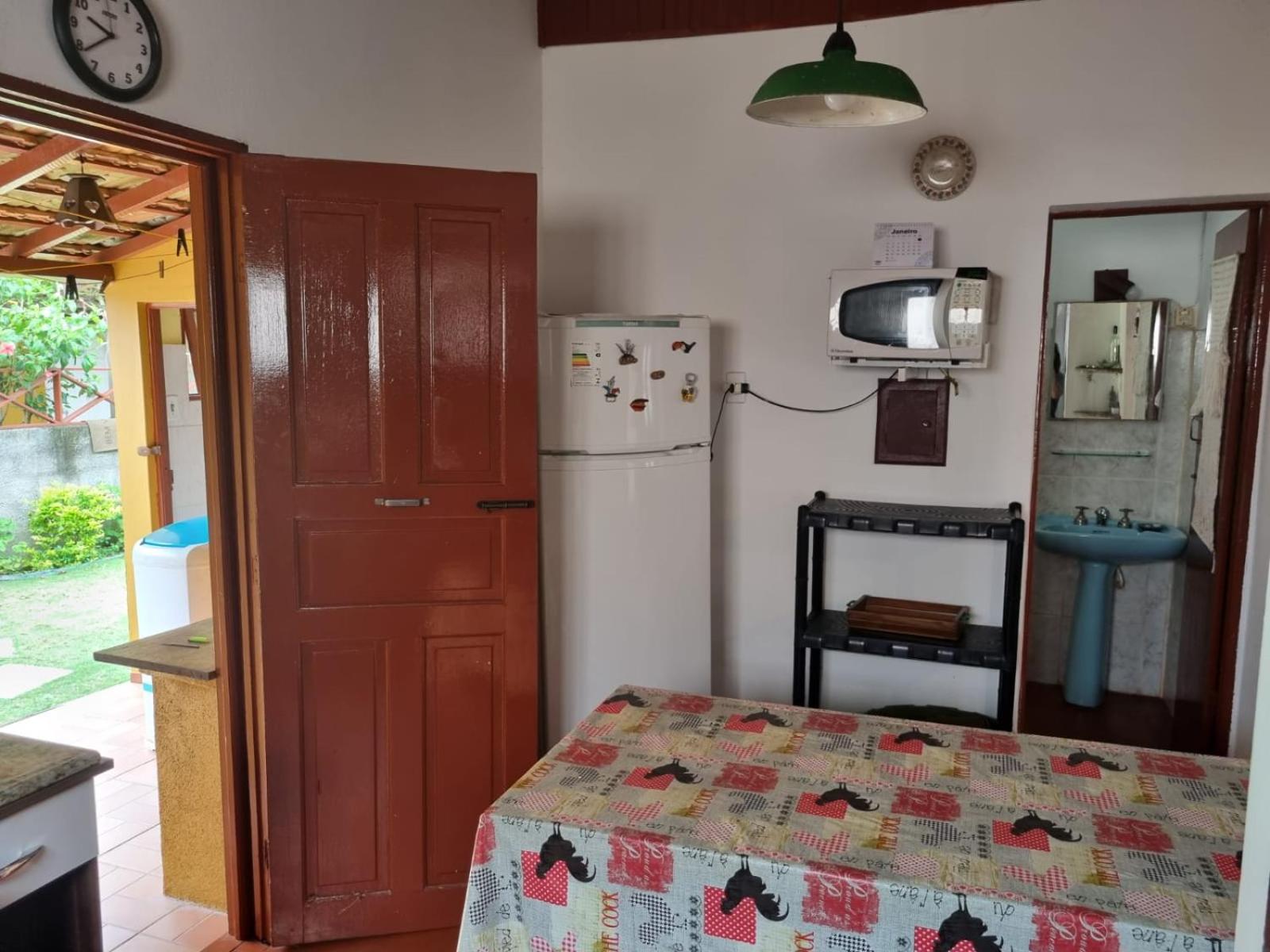 CASA RÚSTICA AMARELA 1 E 2 Meaípe
