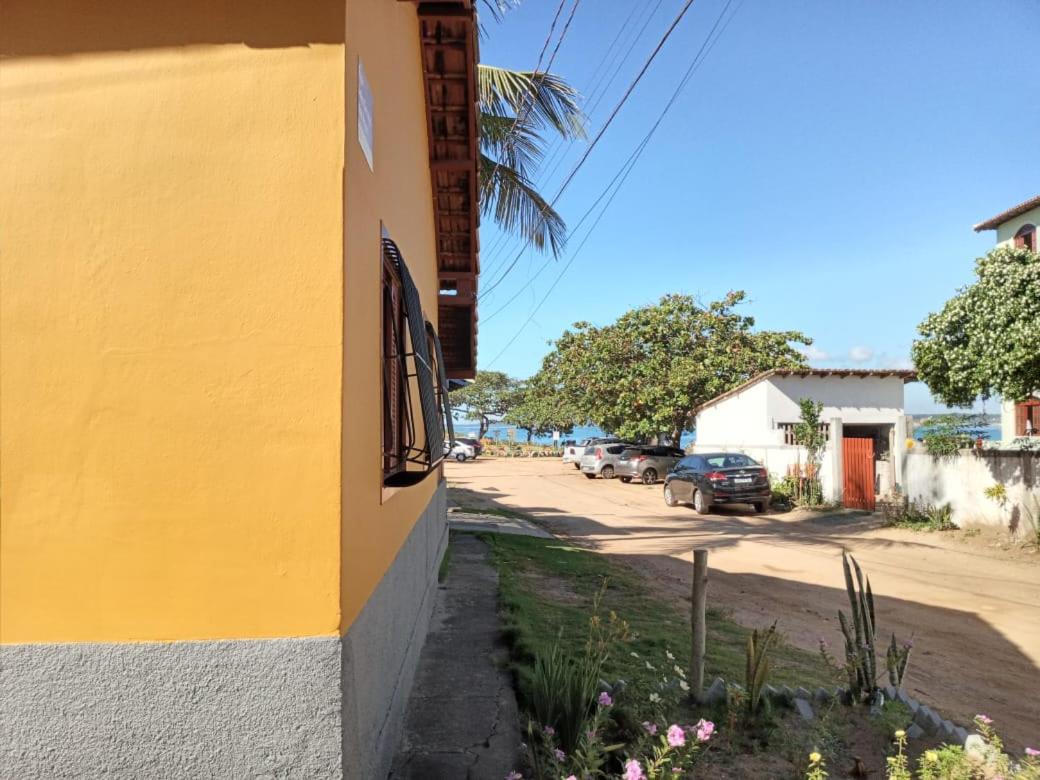 CASA RÚSTICA AMARELA 1 E 2 Meaípe