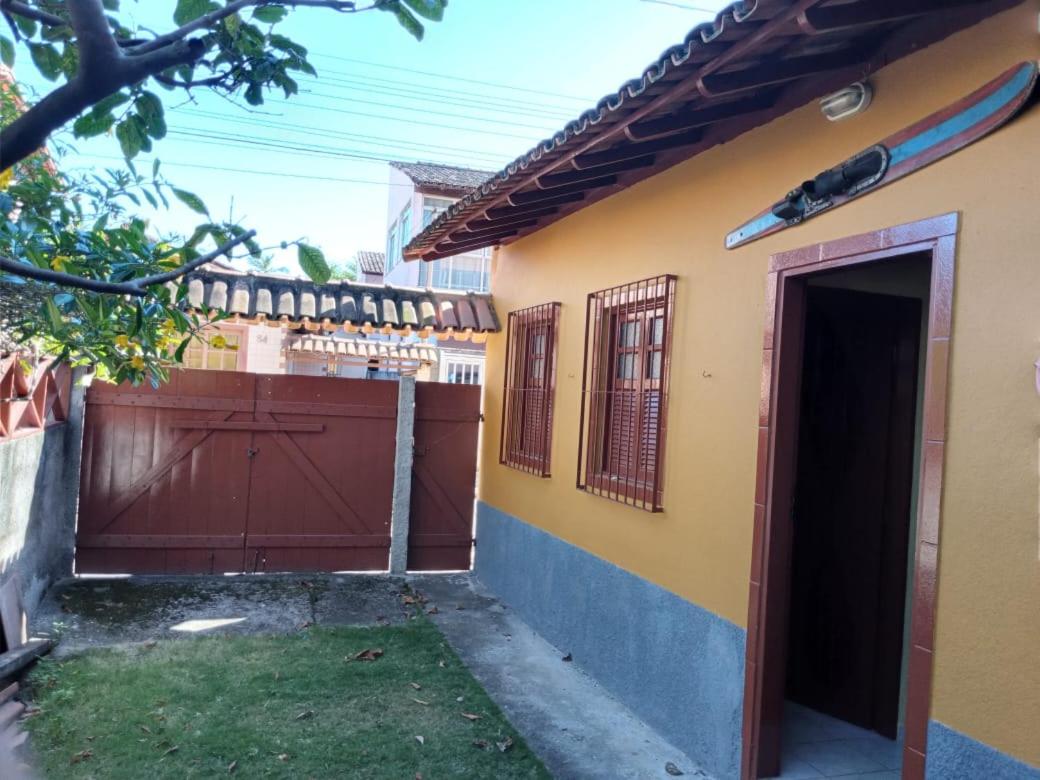 CASA RÚSTICA AMARELA 1 E 2 Meaípe