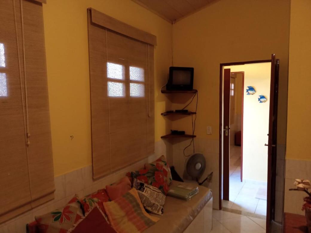 CASA RÚSTICA AMARELA 1 E 2 Meaípe