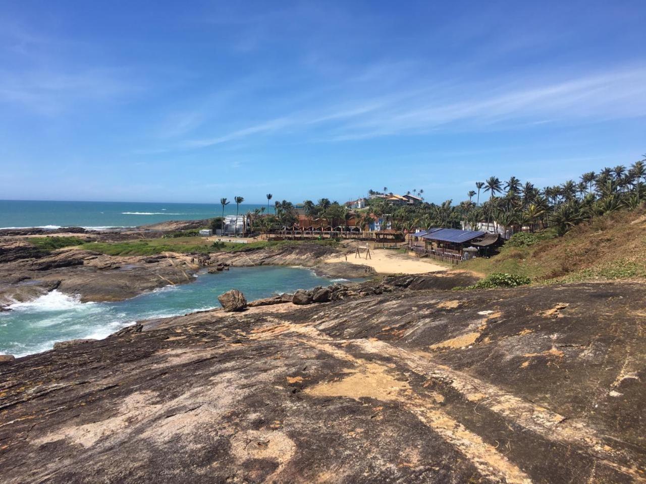 CASA RÚSTICA AMARELA 1 E 2 Meaípe