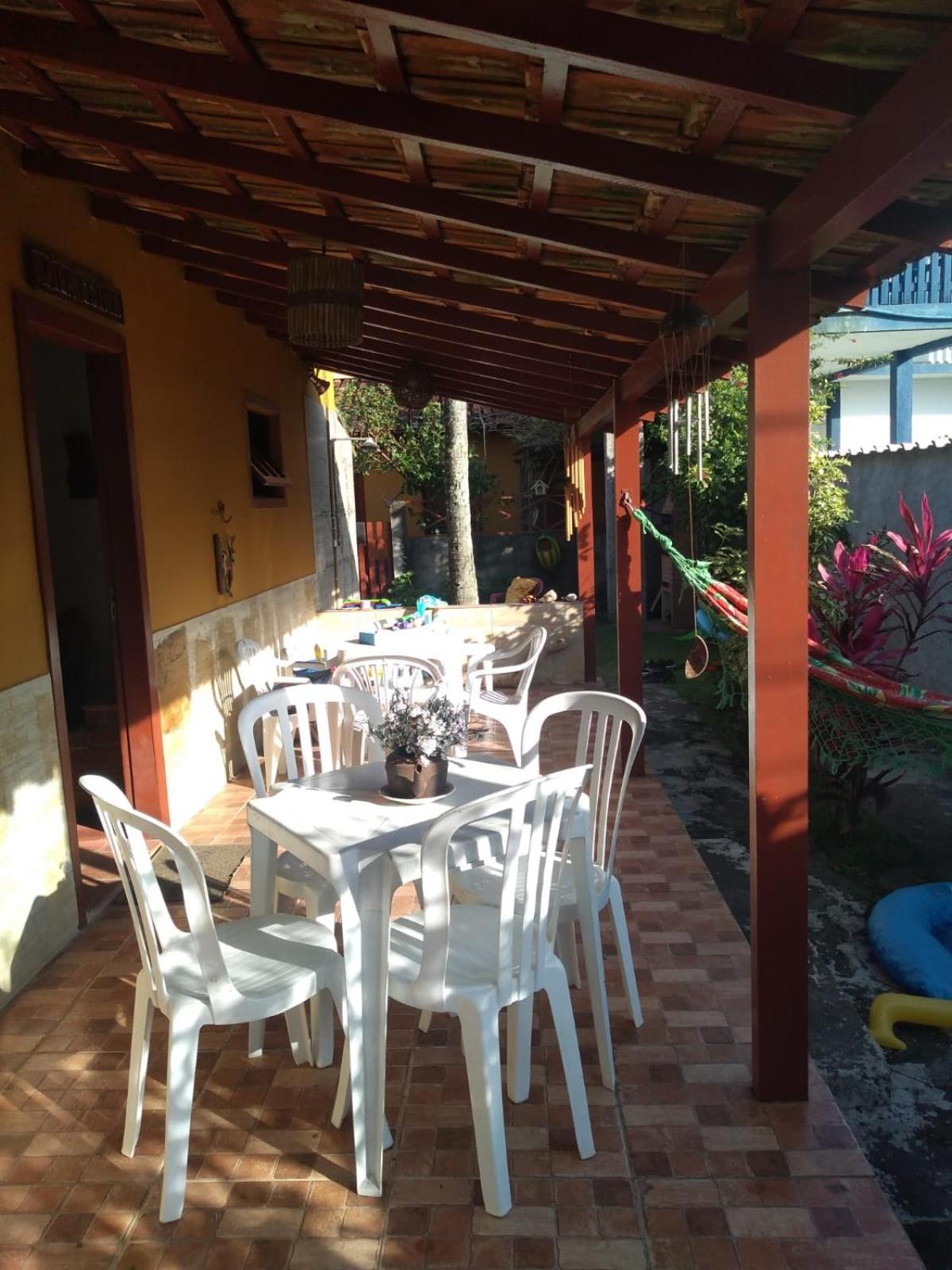 CASA RÚSTICA AMARELA 1 E 2 Meaípe