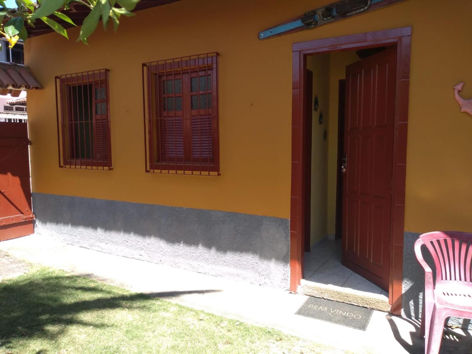 CASA RÚSTICA AMARELA 1 E 2 Meaípe
