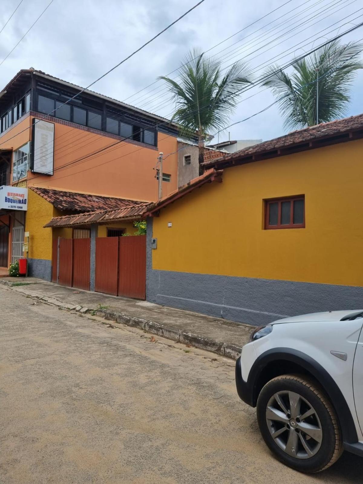 CASA RÚSTICA AMARELA 1 E 2 Meaípe