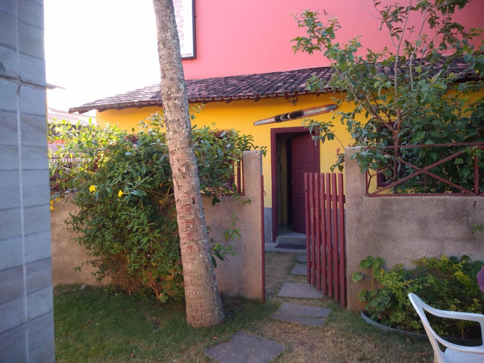 CASA RÚSTICA AMARELA 1 E 2 Meaípe