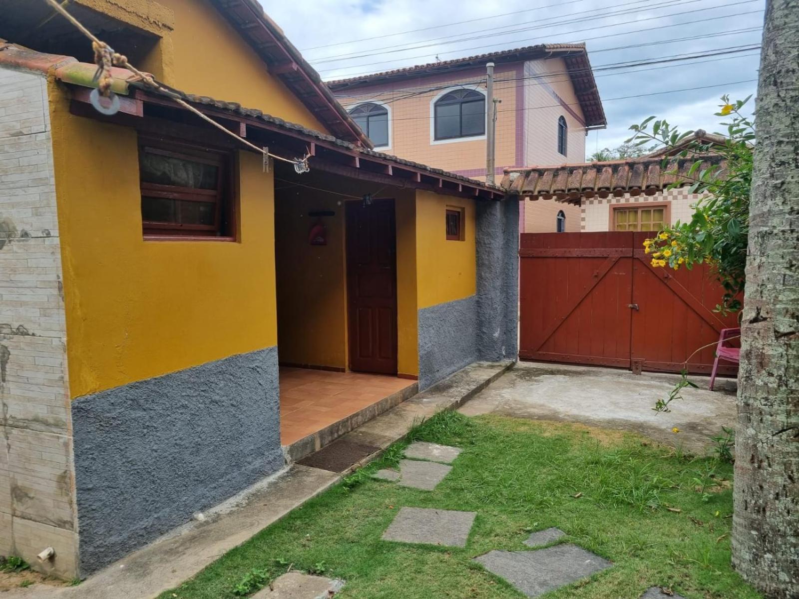 CASA RÚSTICA AMARELA 1 E 2 Meaípe