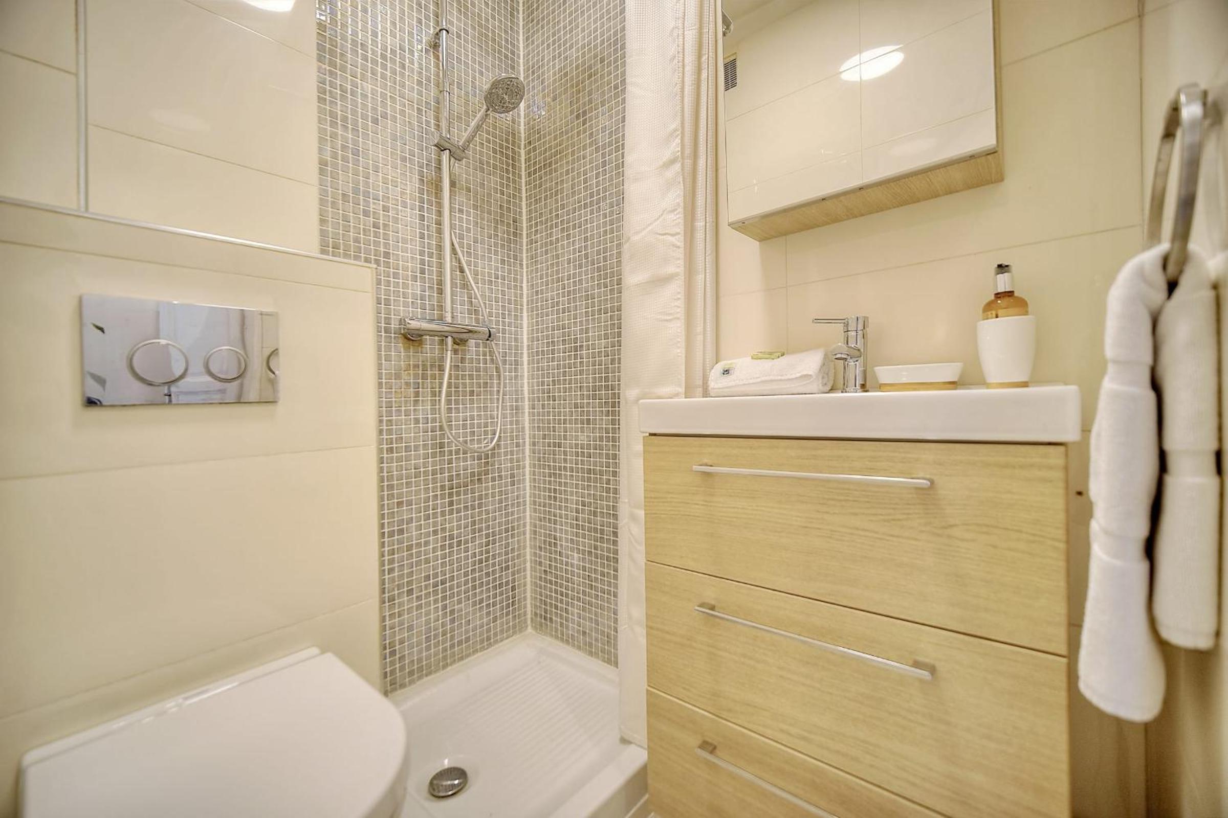 IMMOGROOM - Refurbished - Suquet - Sea view photo 5
