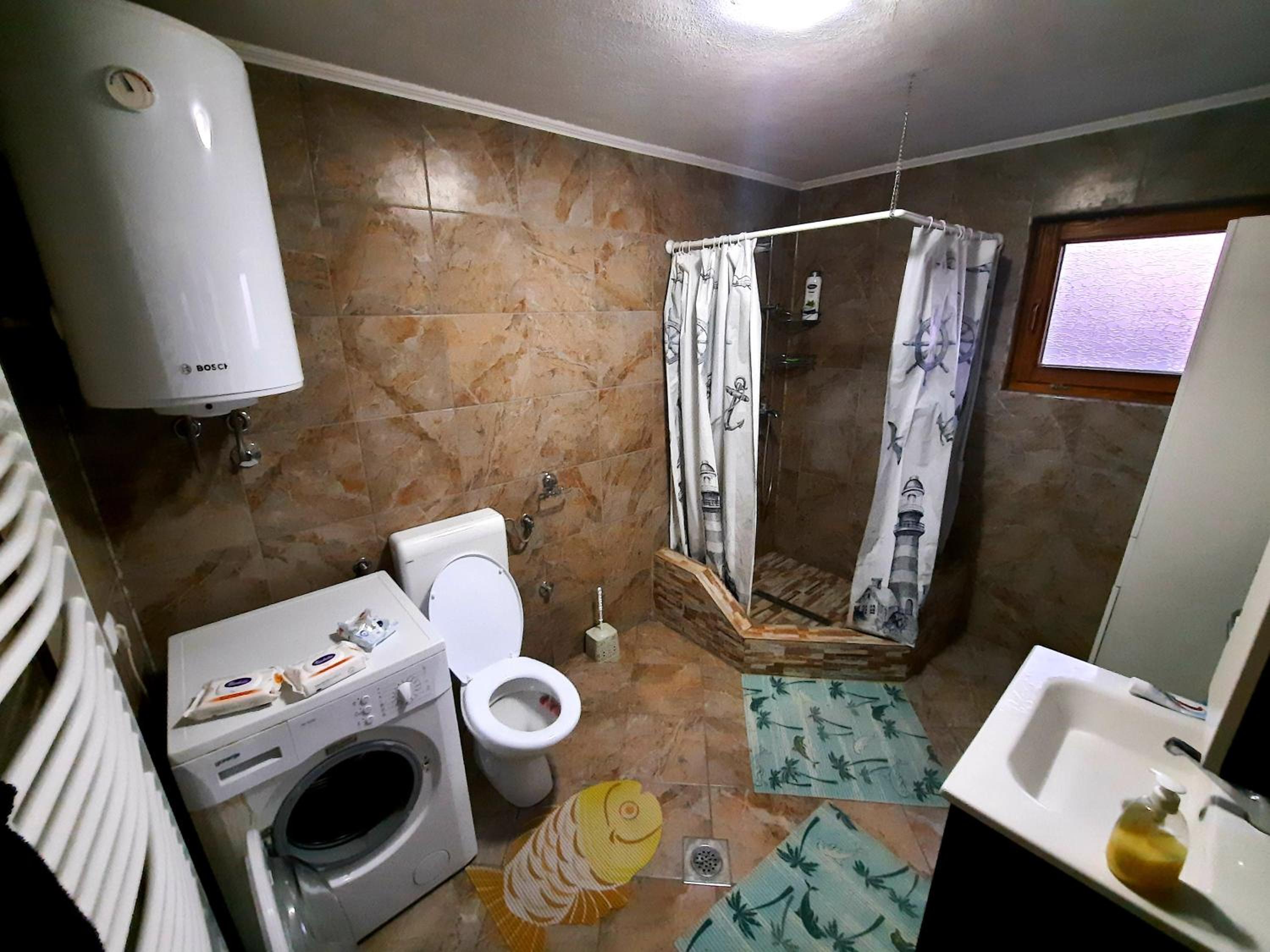 Kuća na dan Vrla strana